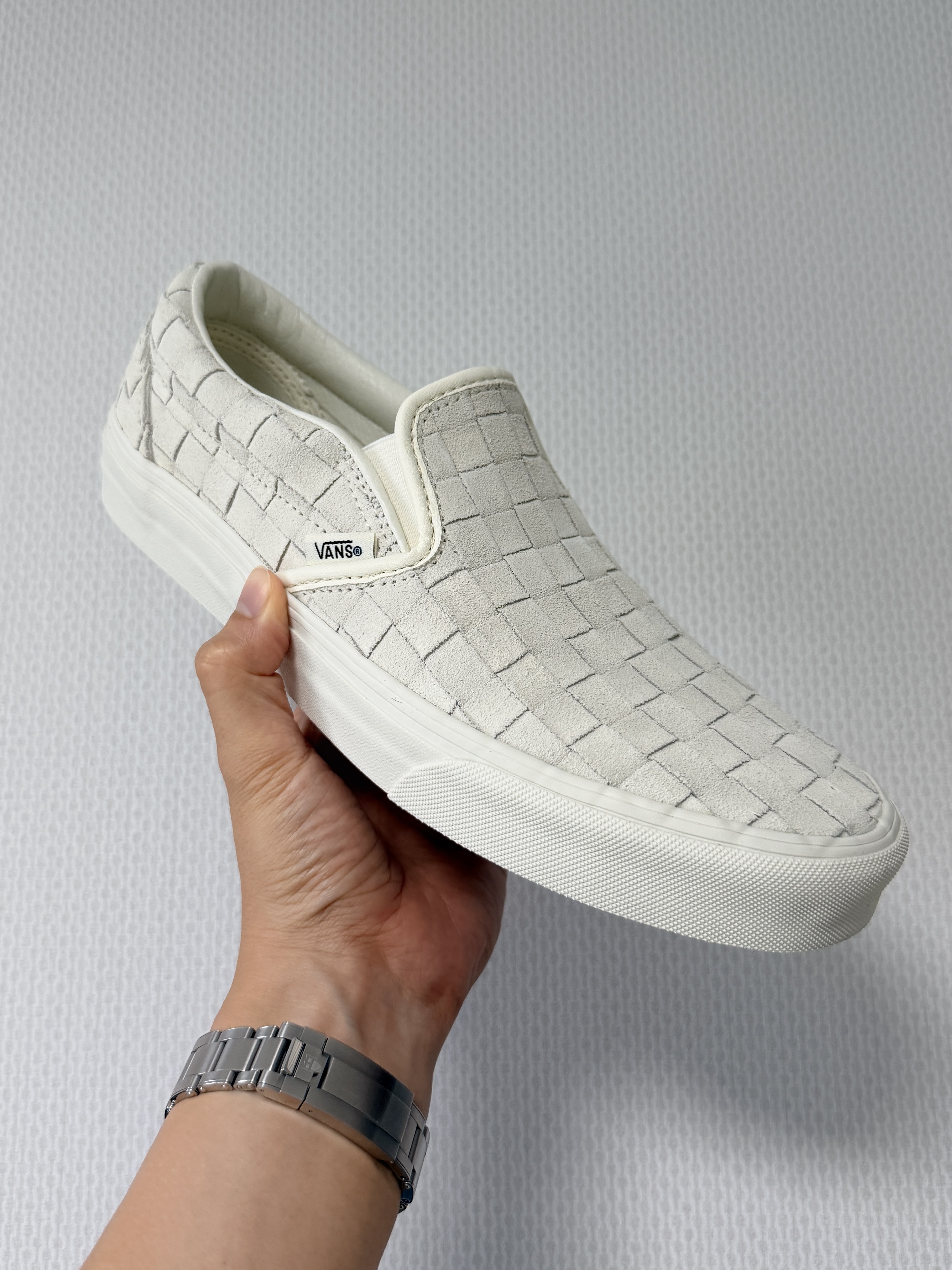 Vans Classic Slip-On Woven Suede Marshmallow 착용 스타일