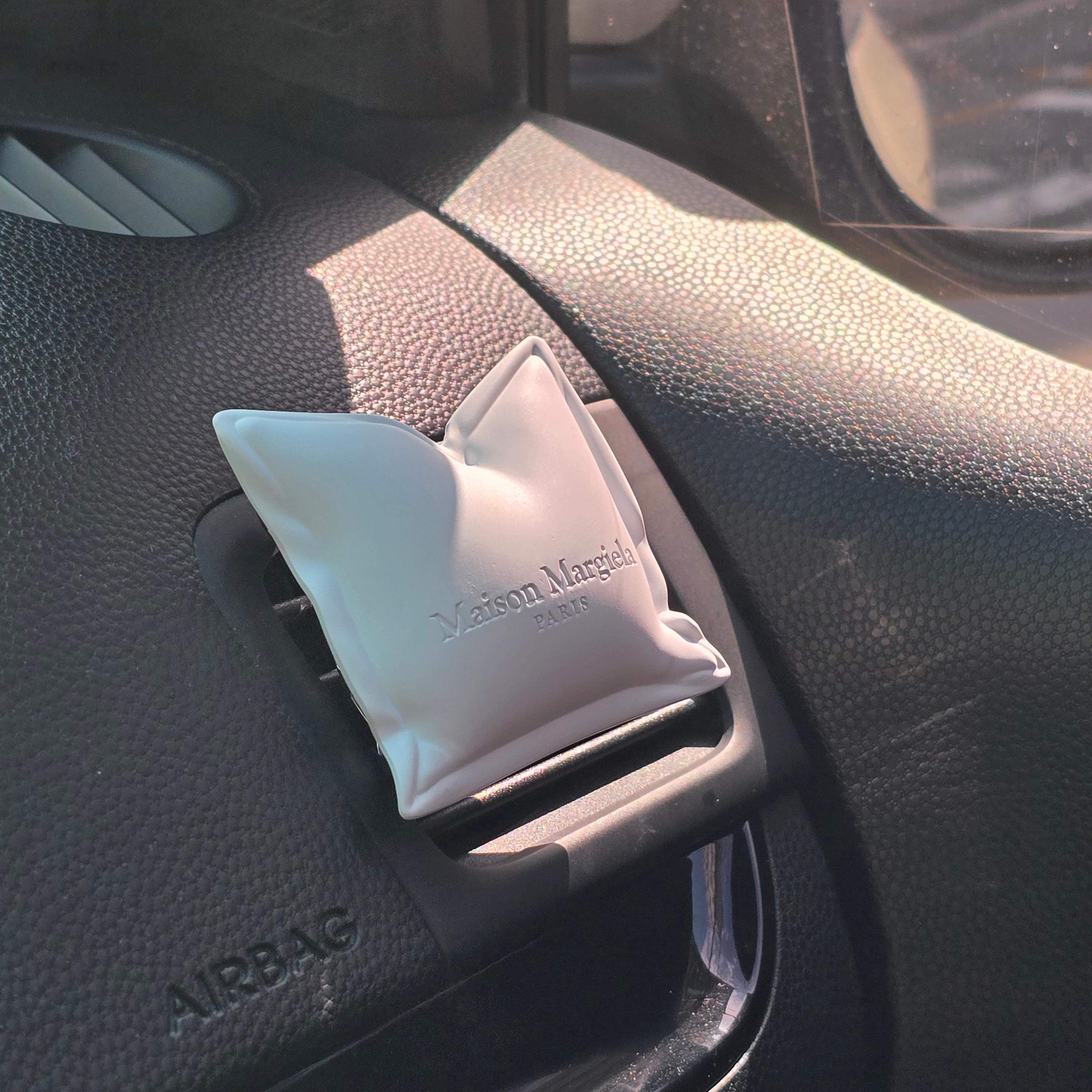 [사은품 이벤트] MAISON MARGIELA REPLICA LAZY SUNDAY MORNING CAR DIFFUSER 착용 스타일 - 2