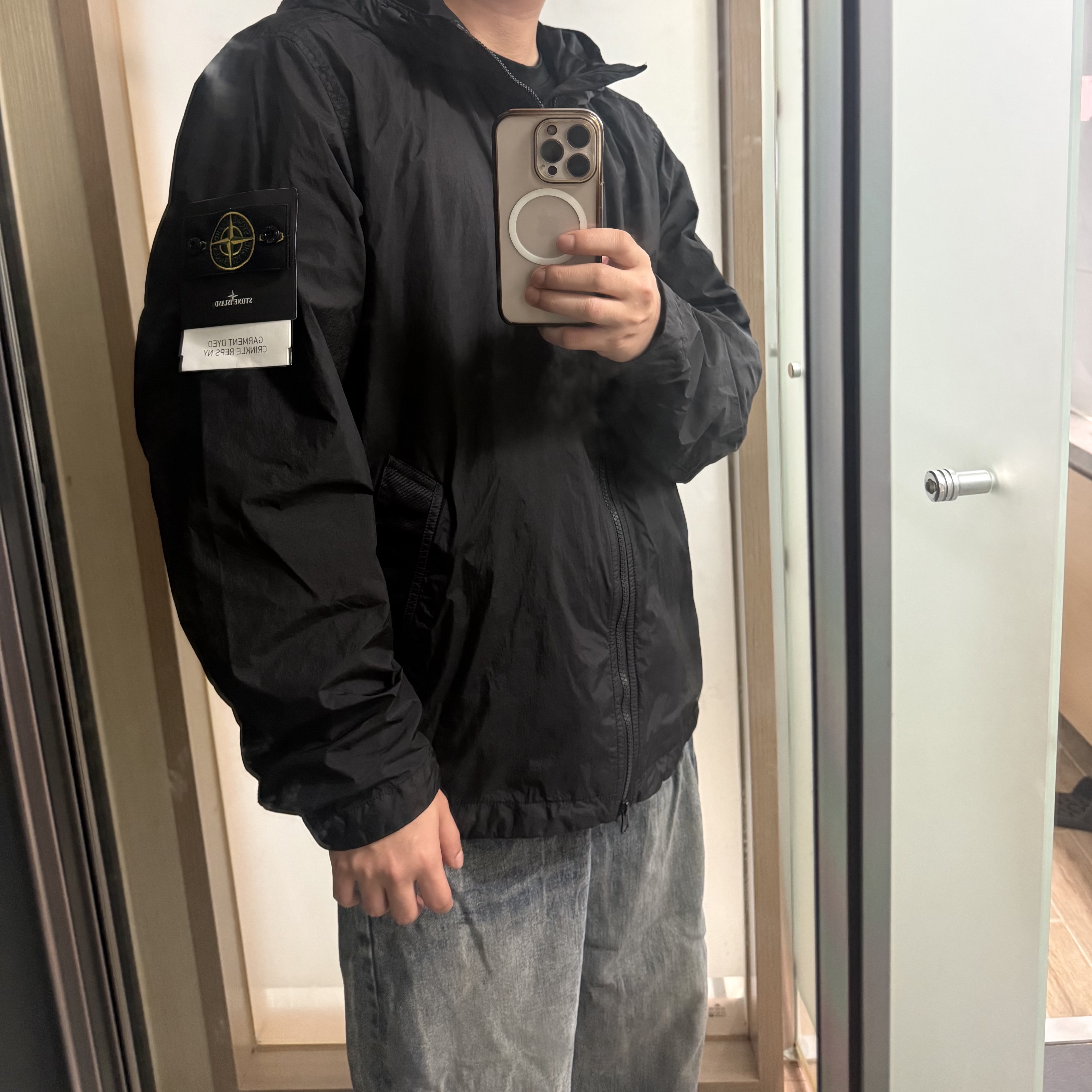 Stone Island 4100001 Crinkle Reps NY Hooded Jacket with Wind Resistance and Anti-Drop Black - 26SS 착용 스타일 - 2