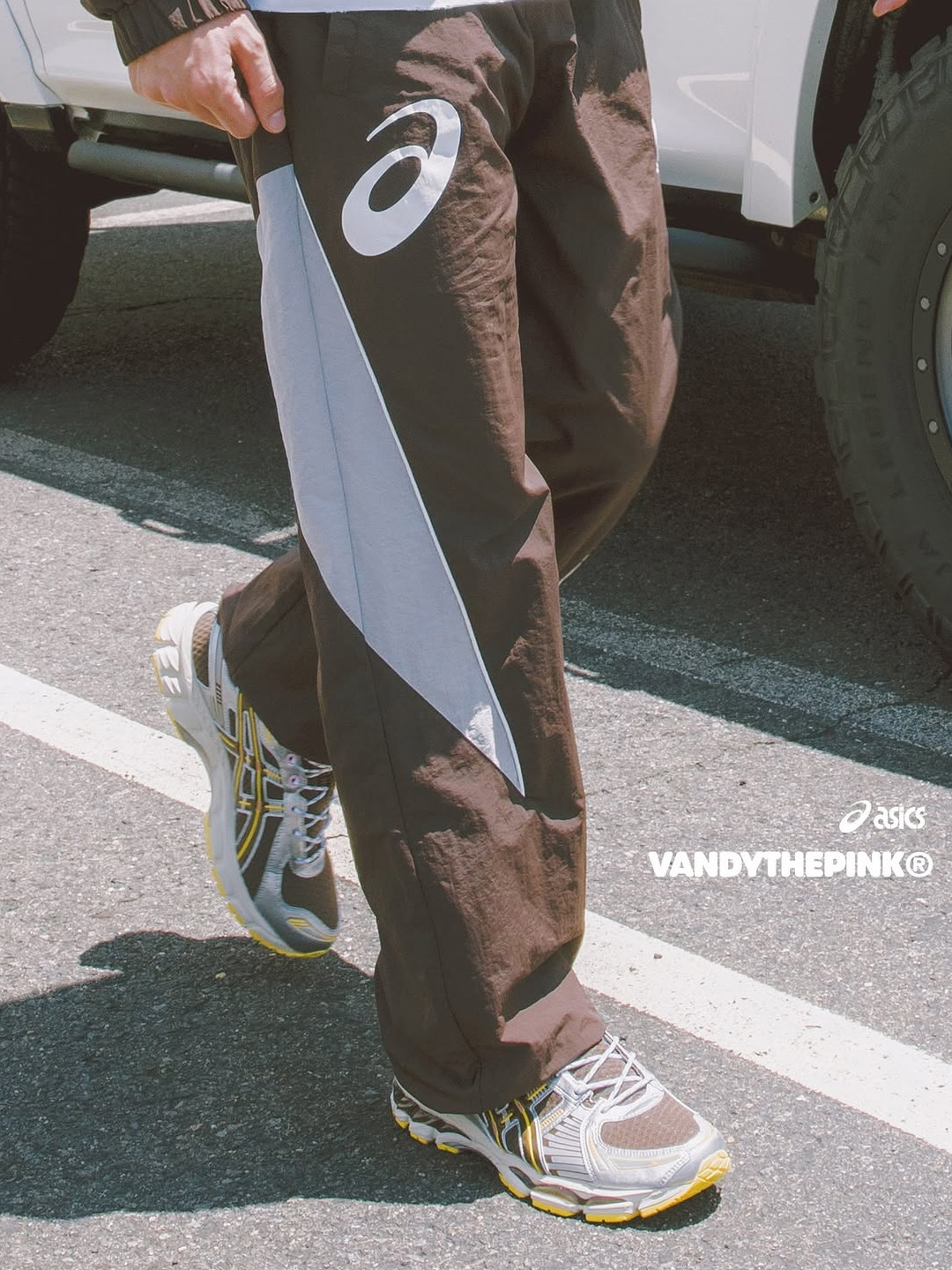 Asics x Vandy The Pink Gel-Kayano 12.1 Antique White, Asics x Vandy The Pink Gel-Kayano 12.1 Desert Palm 착용 스타일 - 4