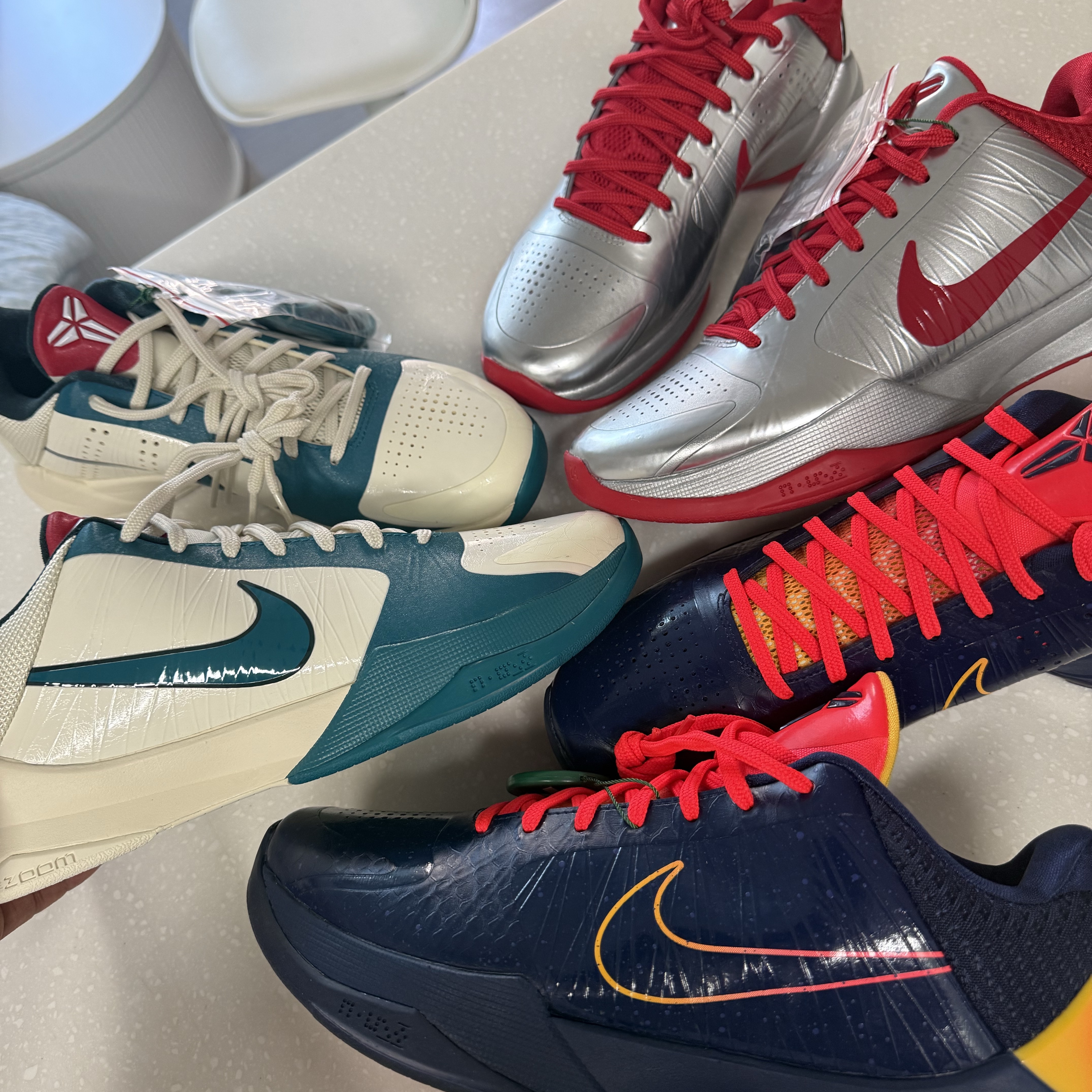 Nike x Caitlin Clark Kobe 5 Protro Coconut Milk Bright Spruce, Nike Kobe 5 Protro Midnight Navy Bright Crimson 착용 스타일