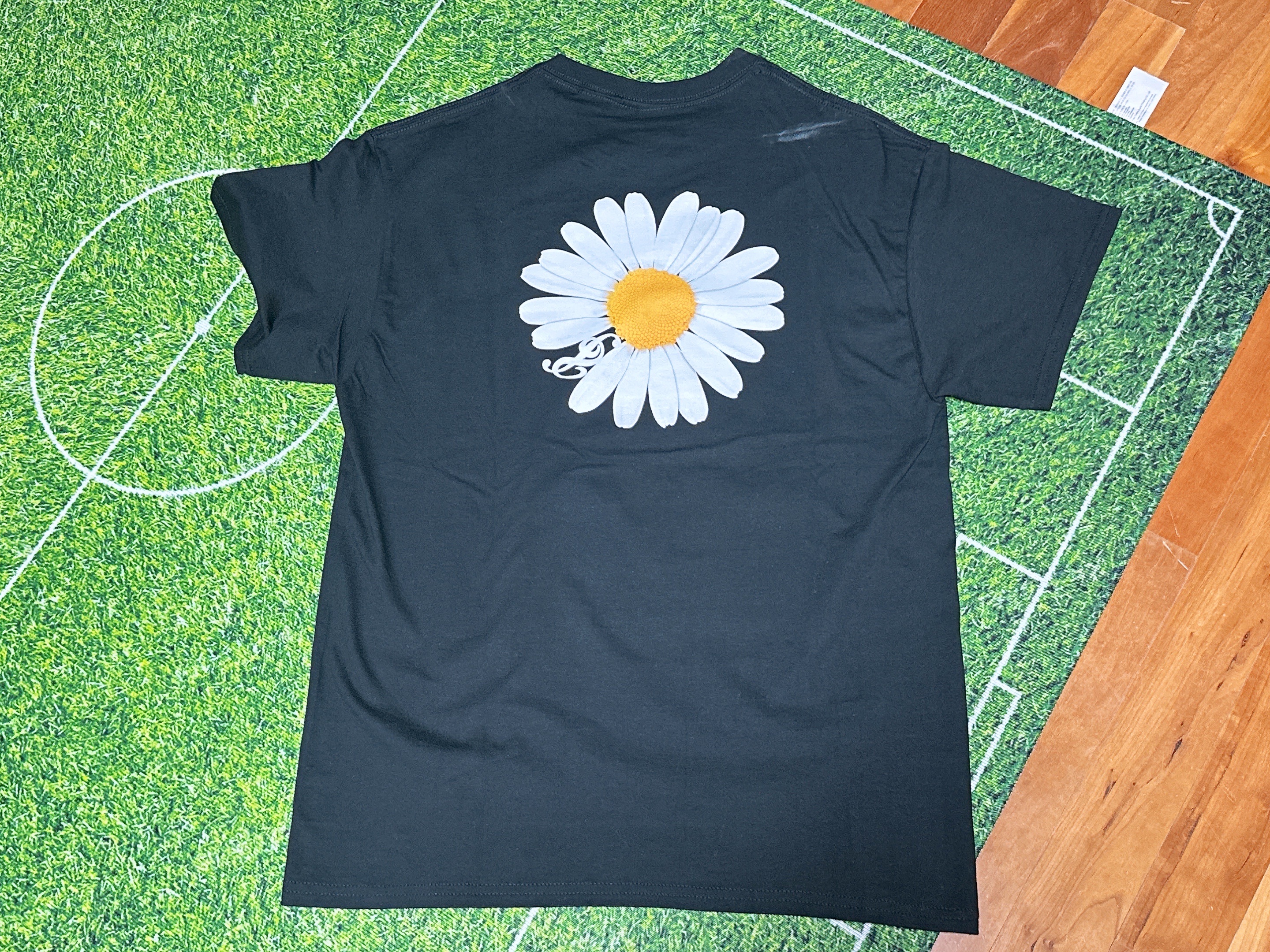 Peaceminusone x 2025 MAMA Awards Peacemamaone T-Shirt Black 착용 스타일