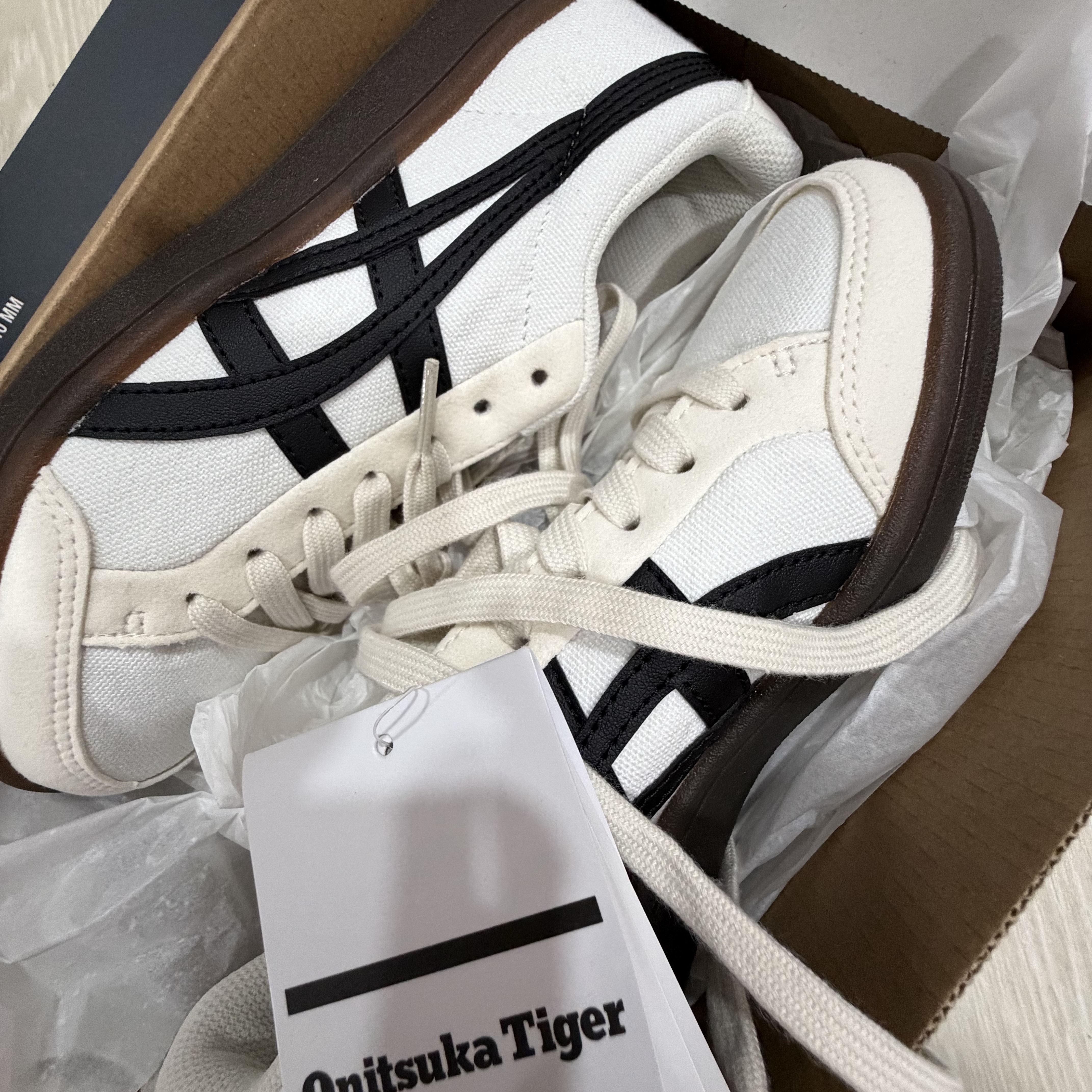 Onitsuka Tiger Advanti Cream White Black 착용 스타일