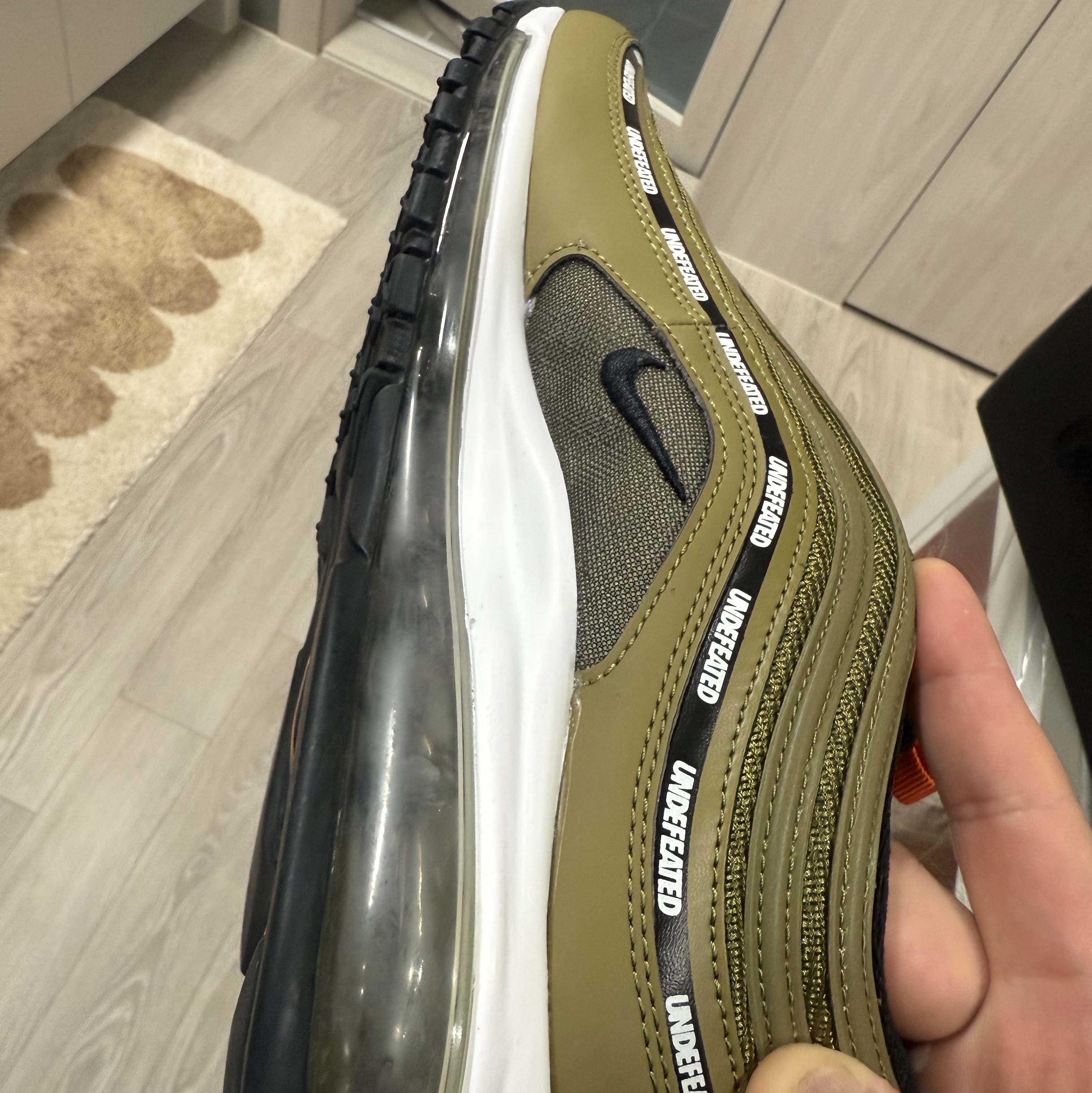 Nike x Undefeated Air Max 97 Militia Green 착용 스타일 - 2