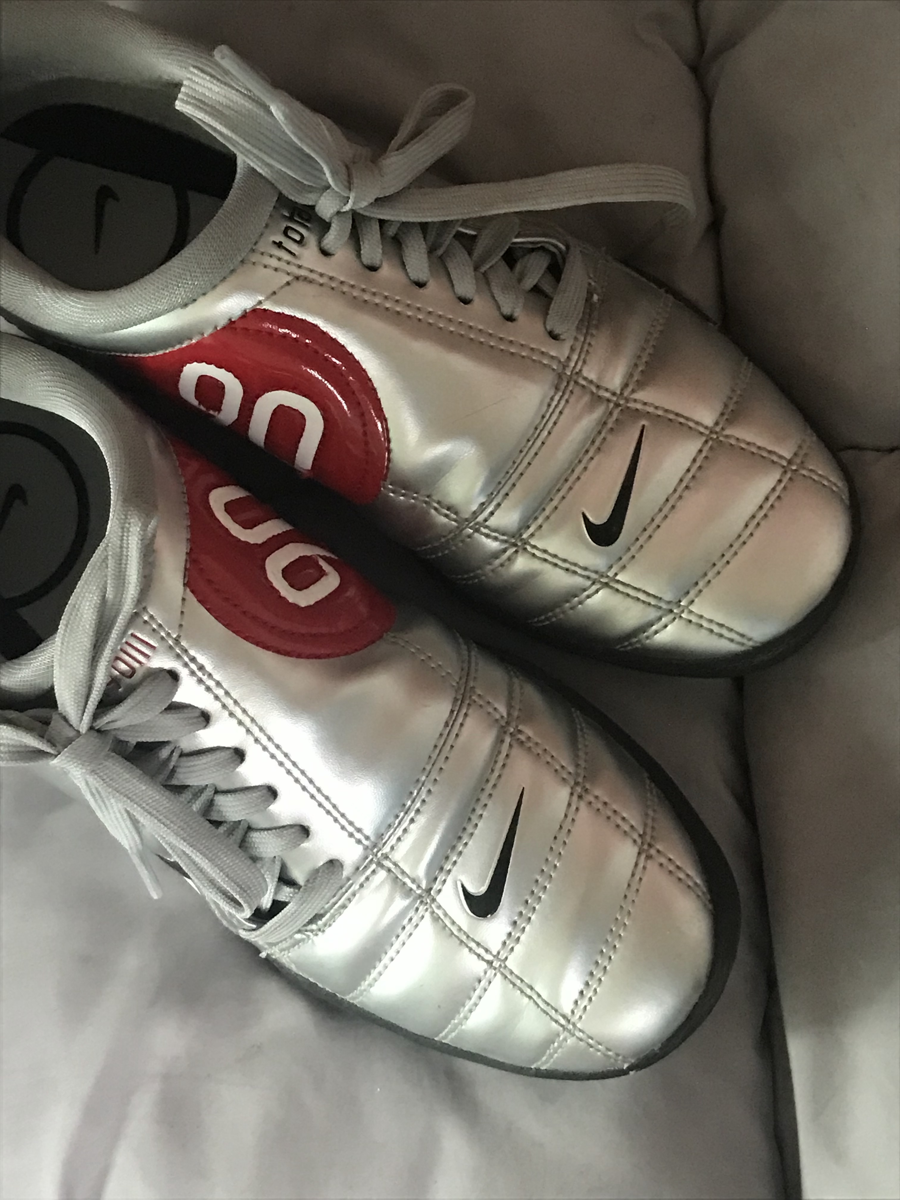 Nike Total 90 III SP Metallic Silver and Black 착용 스타일 - 2
