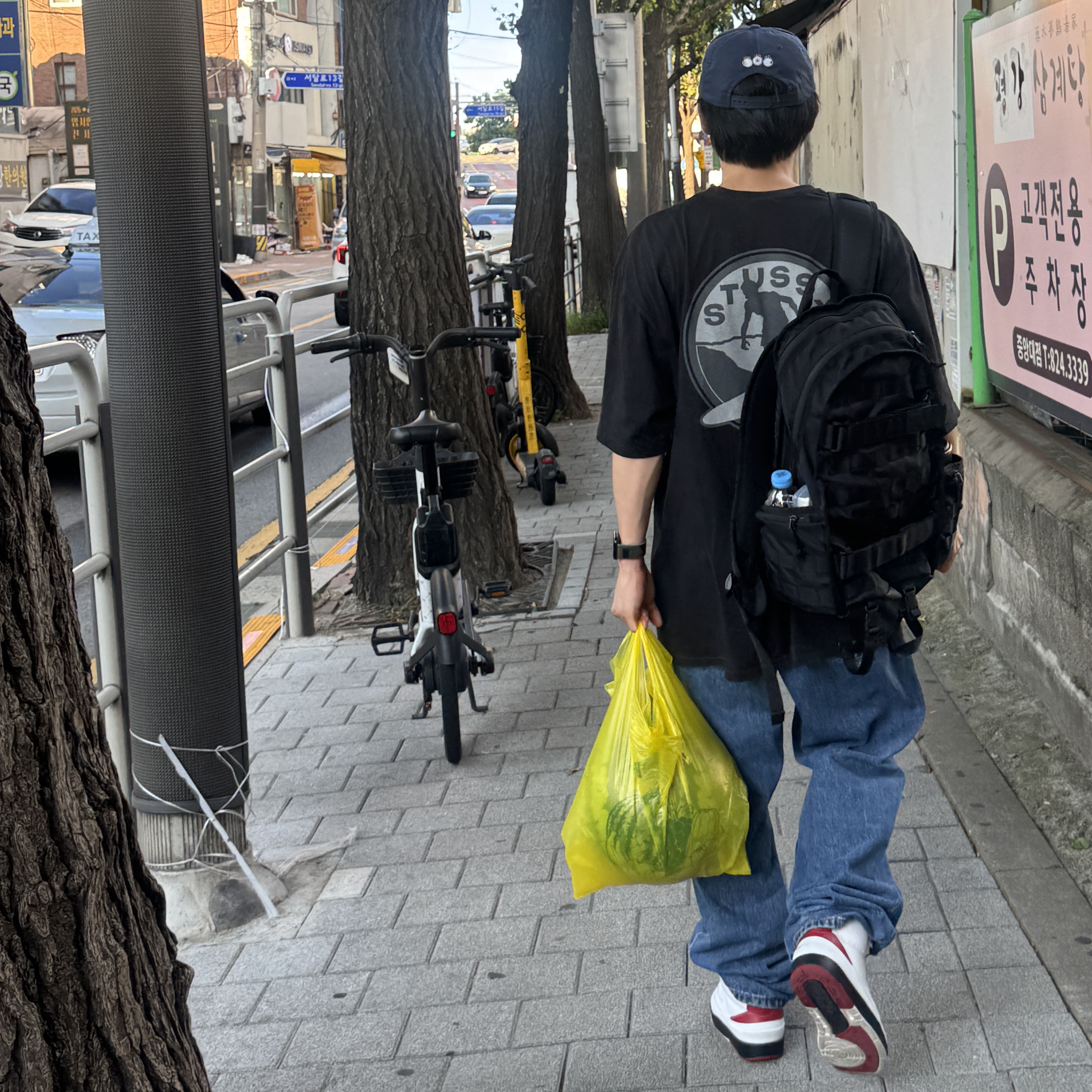 Stussy Surf Club T-Shirt Pigment Dyed Black 착용 스타일