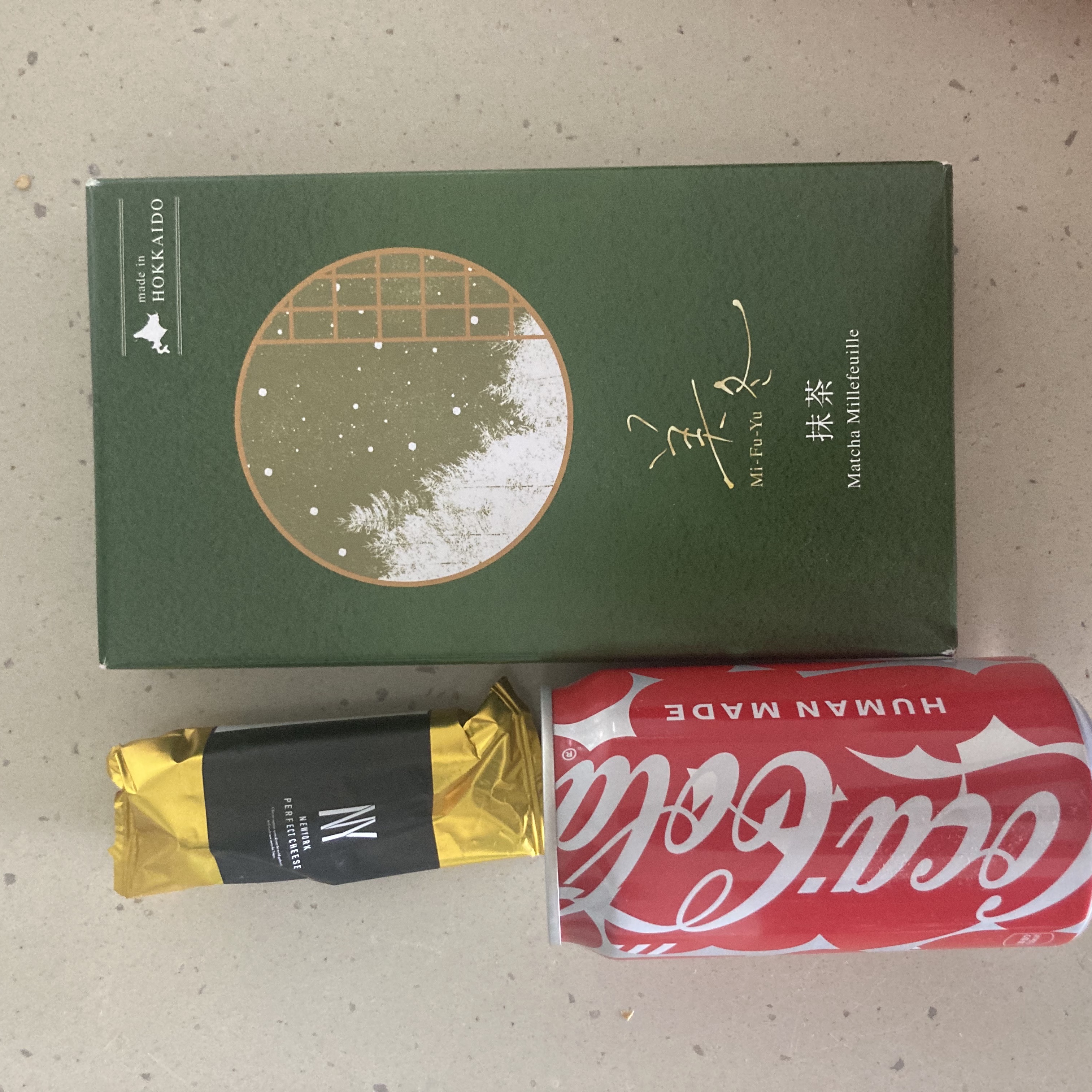 Berlin Photobook Distribution 002 Bag Red, Anti Social Social Club Taku T-Shirts Grey 착용 스타일 - 5
