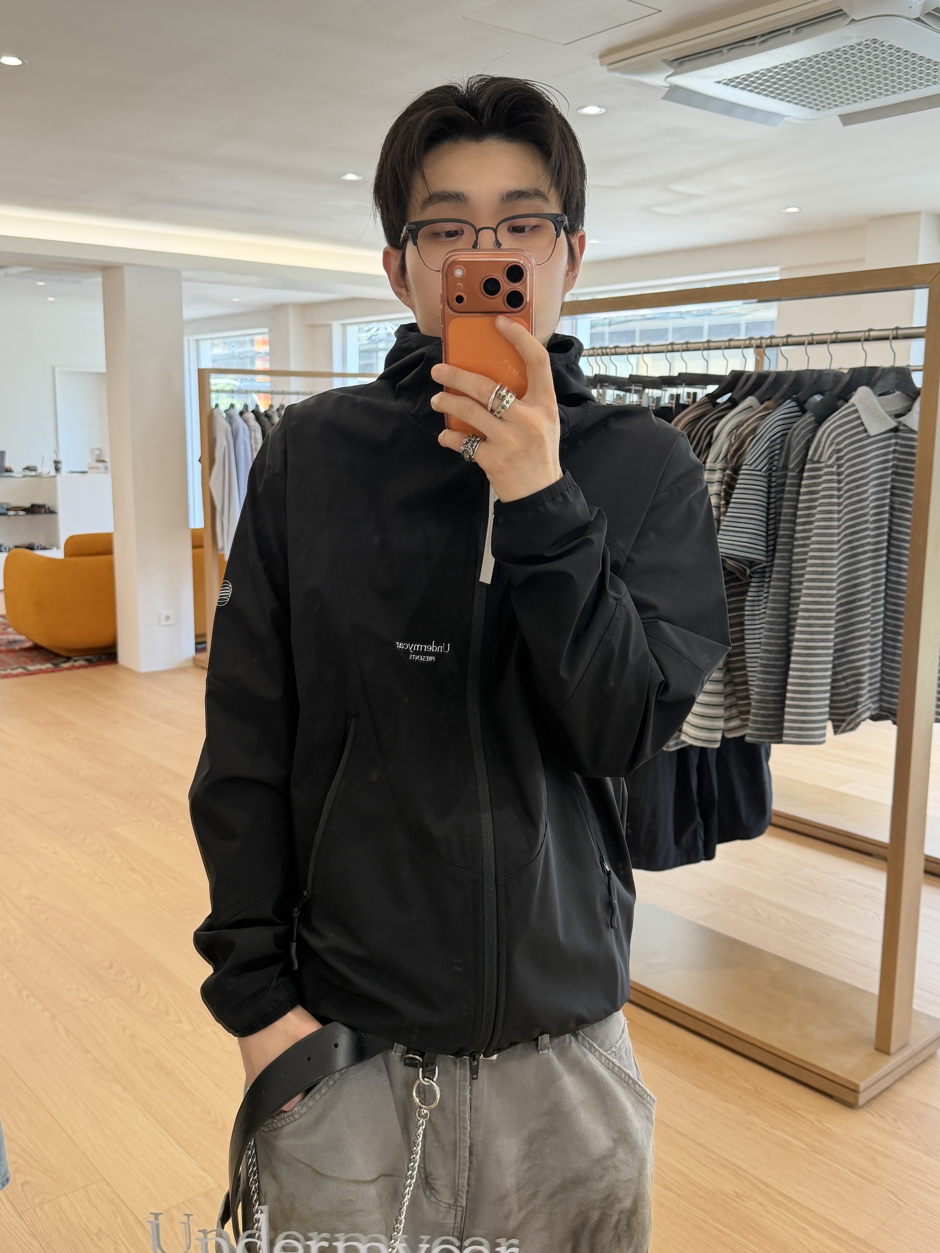 Undermycar Murslanger Worn Waffle Zip-Up Oatmeal, Undermycar Goatskin Slim Standard Blouson Black 착용 스타일 - 9
