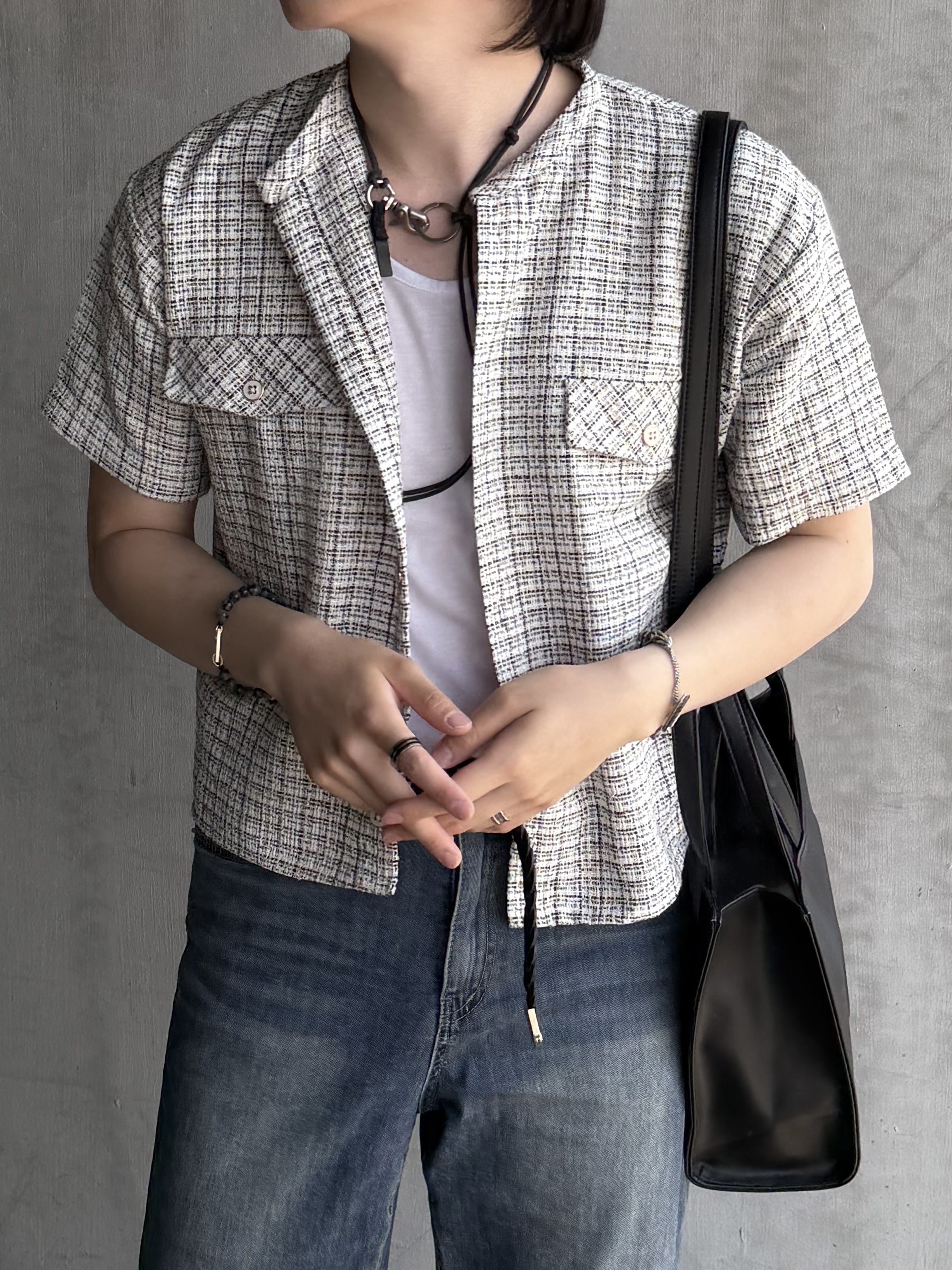 Telfar Medium Shopping Bag Black, Our Legacy Ladon Leather Keychain Black 착용 스타일 - 2