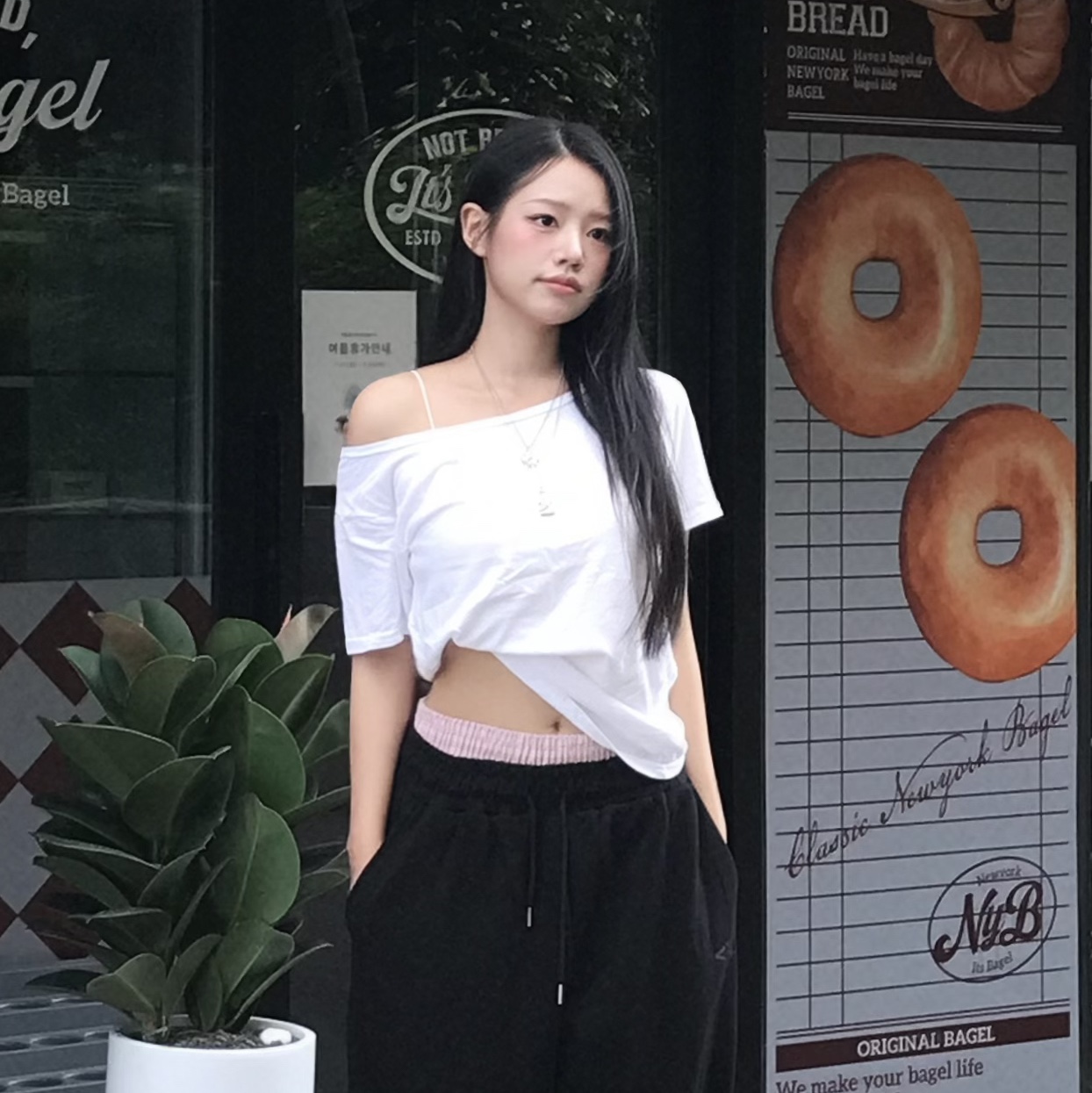 SLEEKGLOW Love Emoji Check Layered Sweatpants Black 착용 스타일 - 1