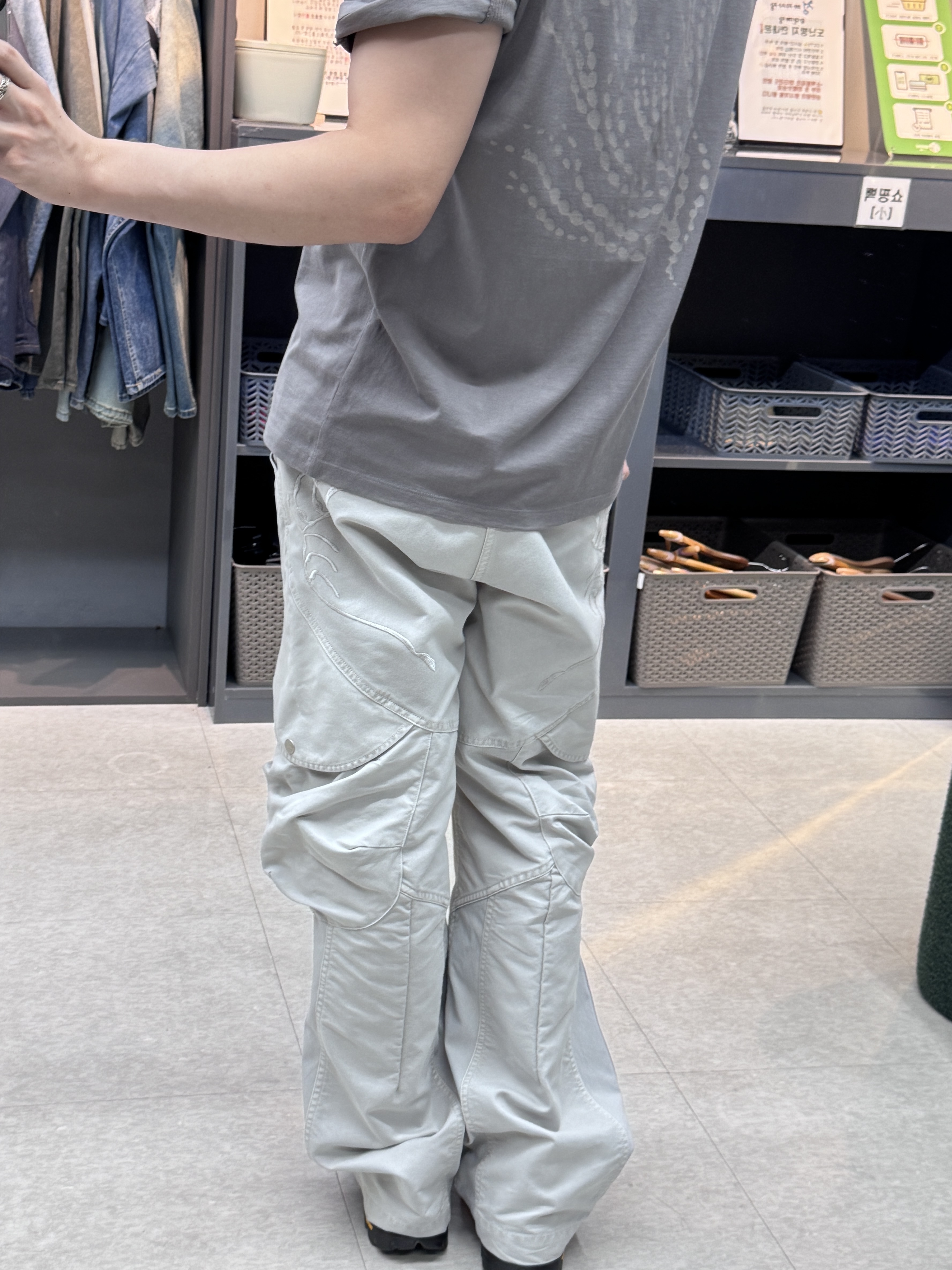 Ignota Core:15 Shell Cargo Pants Stone Grey, Ignota Core:15 Neptune Kelp T-Shirt Ash Purple 착용 스타일