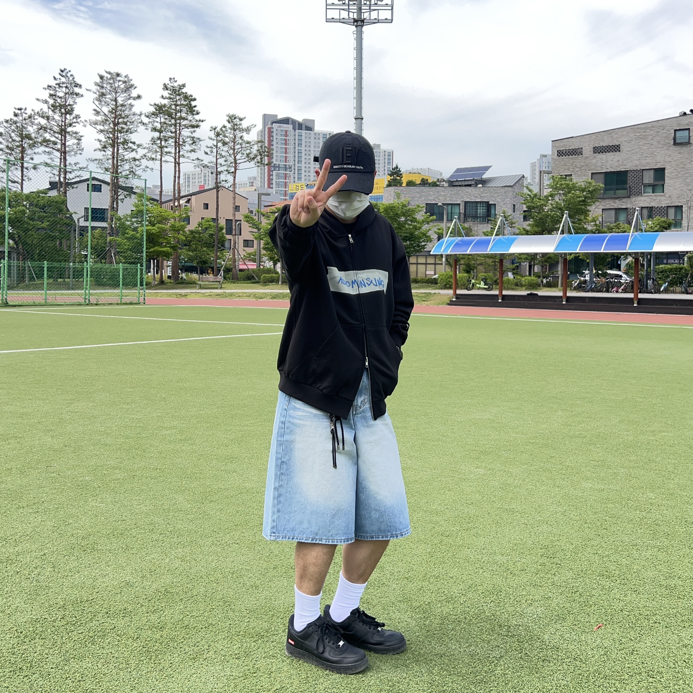 Nike x Supreme Air Force 1 Low Black 착용 스타일