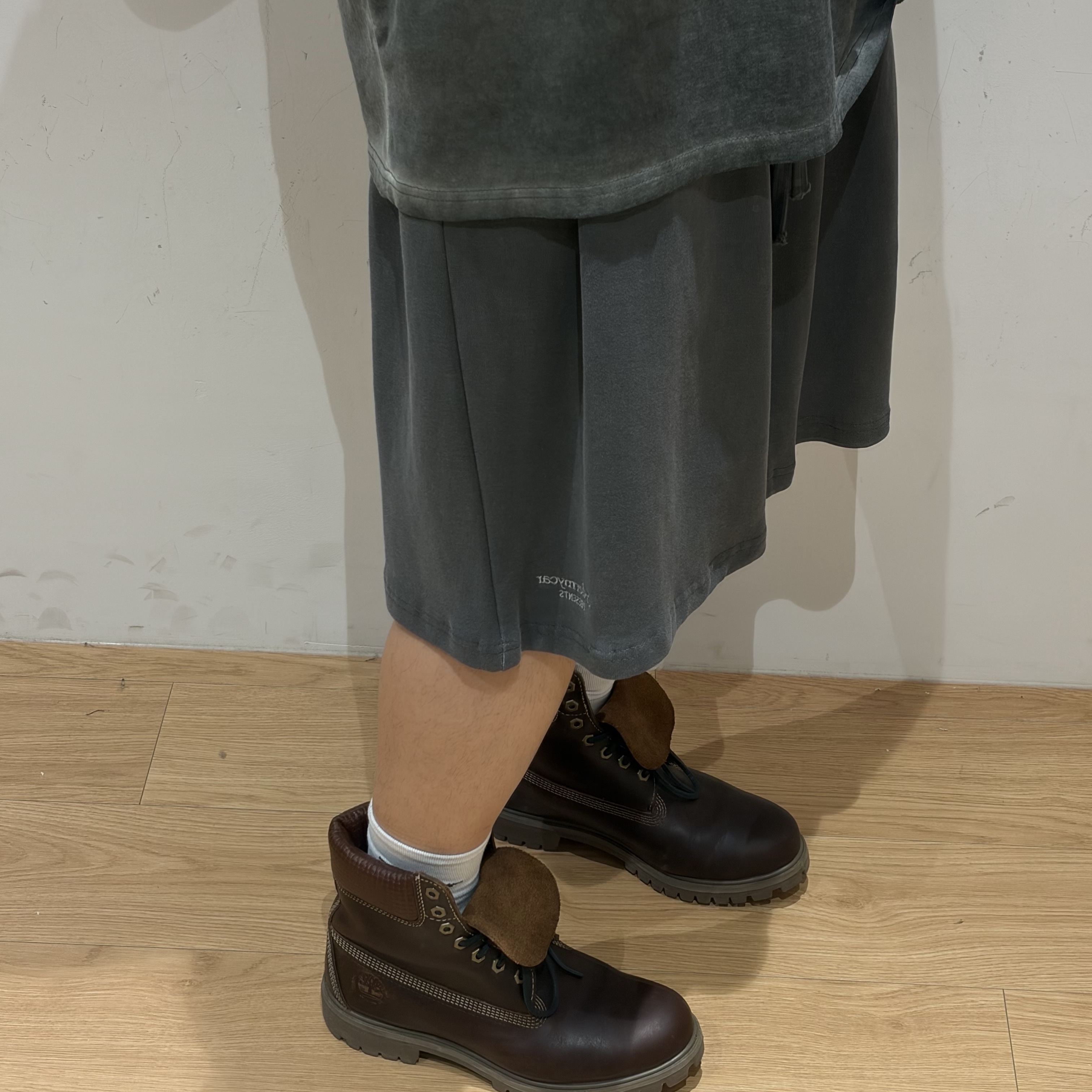 Undermycar MU.127 Classic Logo Brush Washed Sweat Shorts Black 착용 스타일 - 3