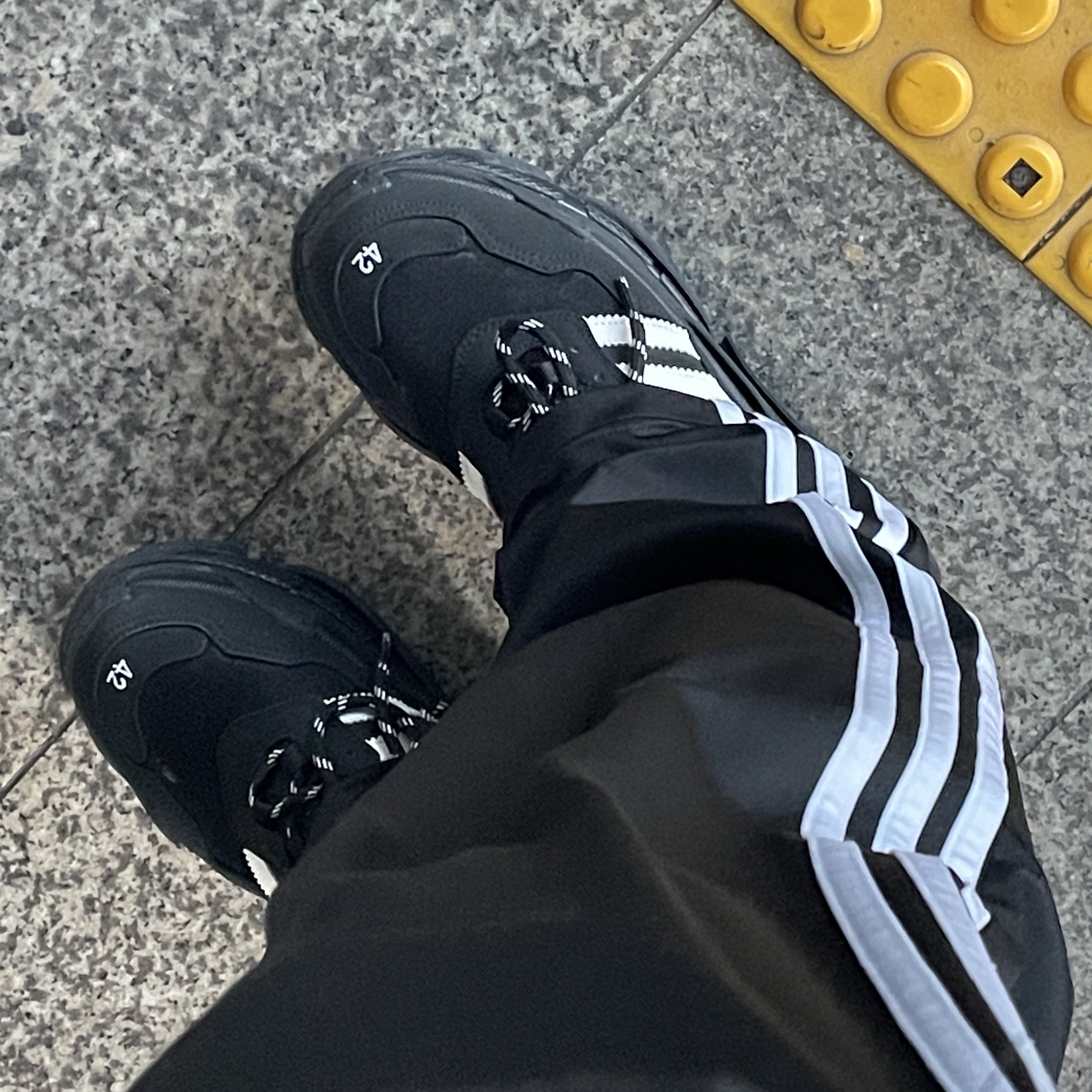 Adidas Adicolor Classics Firebird Track Top Black - KR Sizing 착용 스타일 - 3