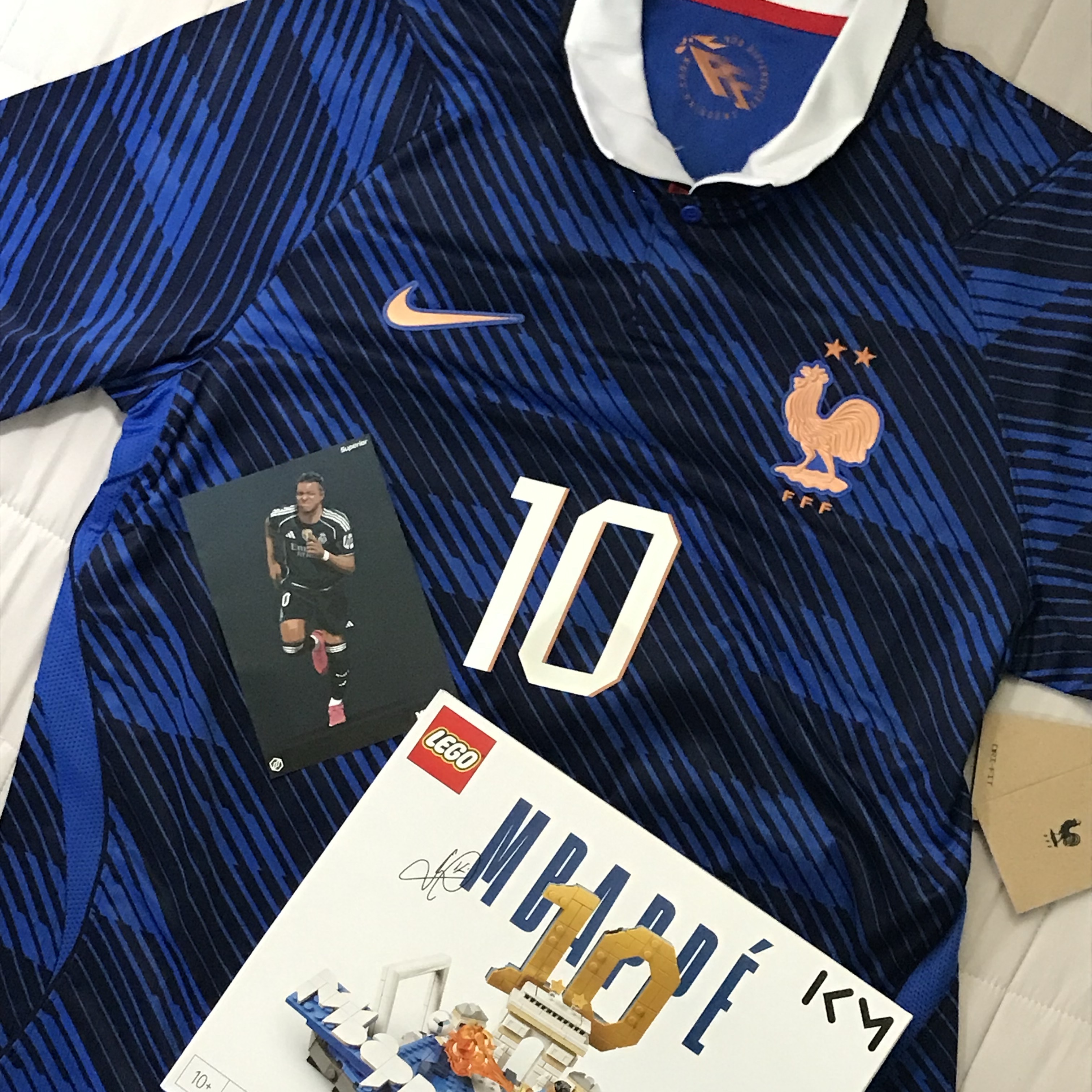Nike France National Team 2026 Stadium Home Dri-Fit Soccer Jersey Game Royal Blackened Blue (IB5300-480) (Non Marking Ver.), Lego Editions Kylian Mbappe – Soccer Highlights 착용 스타일