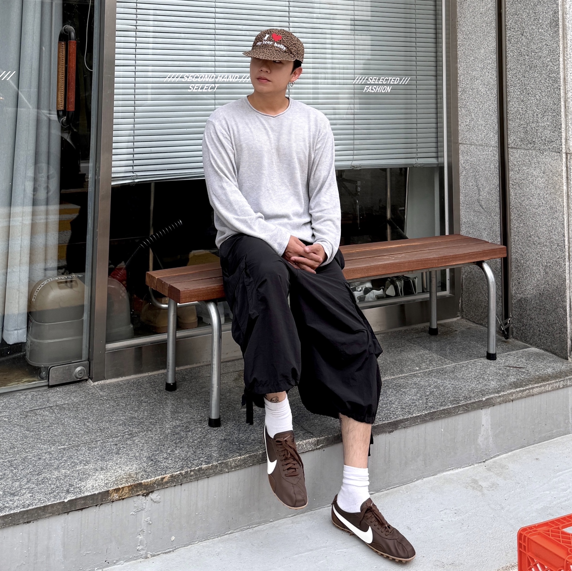 Nike Moon Shoe OG Cacao Wow Gum Light Brown 착용 스타일 - 1