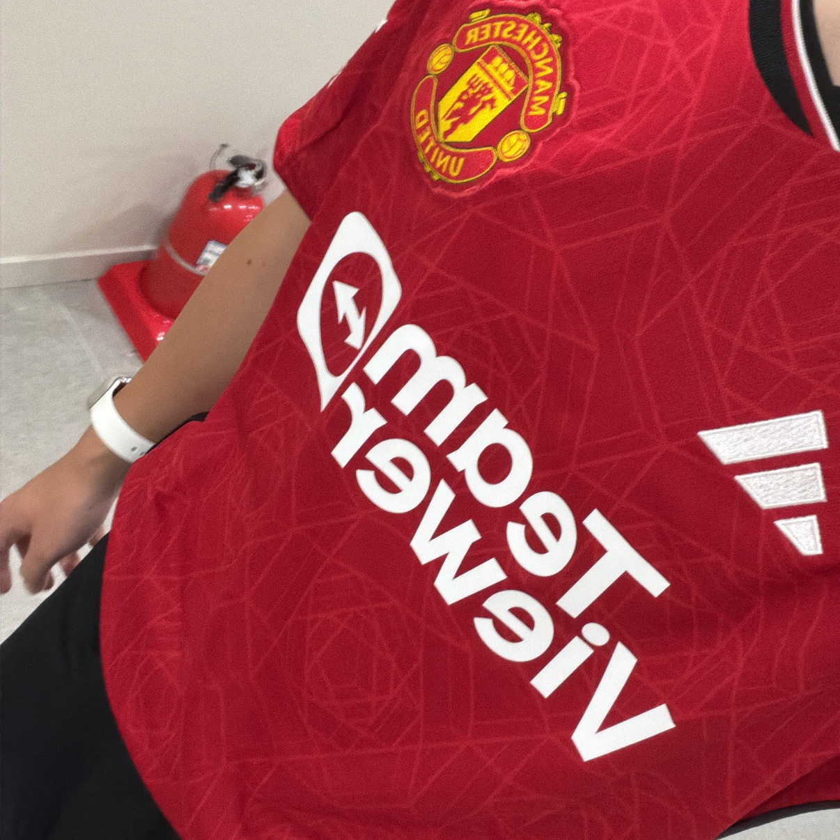 Adidas Manchester United 2023/24 Home Jersey Team Collegiate Red - KR Sizing (Non Marking Ver.) 착용 스타일 - 2