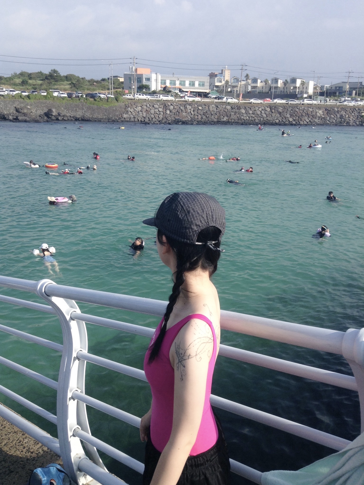 Stussy Surf Stock One Piece Swimsuit Magenta 착용 스타일 - 2