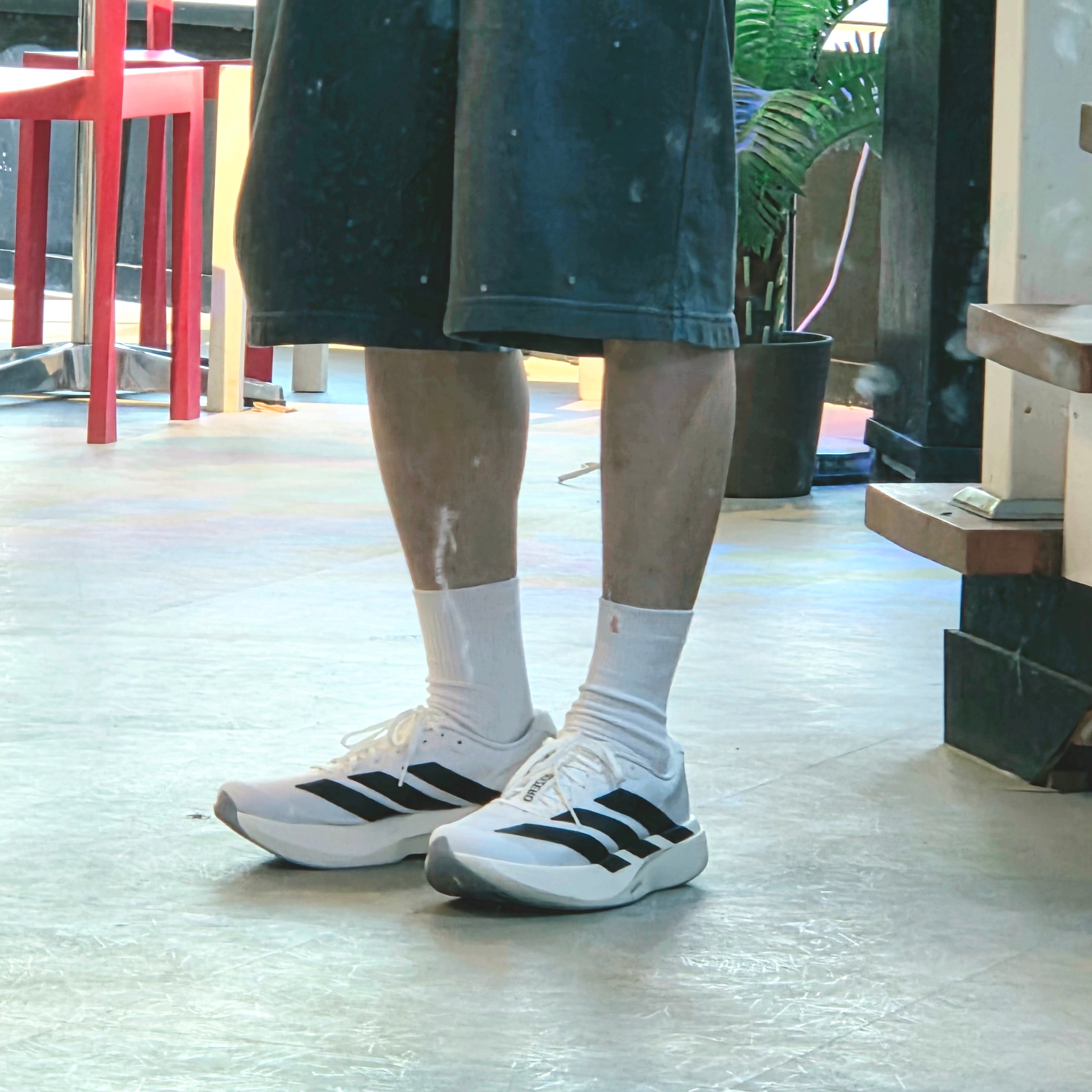 Adidas Adizero EVO SL Cloud White Core Black 착용 스타일