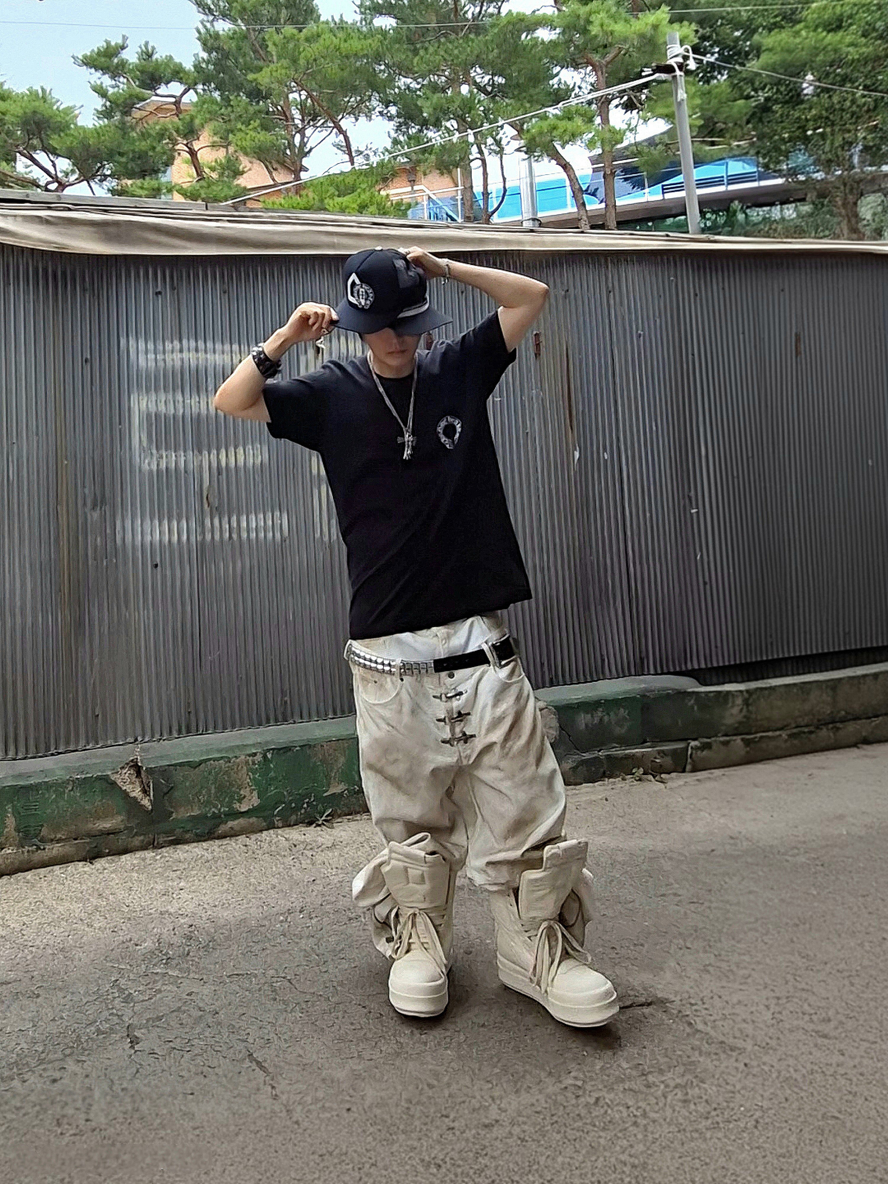 Rick Owens Hollywood Mega Bumper Geobasket in Full Grain Calf Leather Milk, Chrome Hearts CH Hollywood Trucker Hat Black White 착용 스타일 - 1