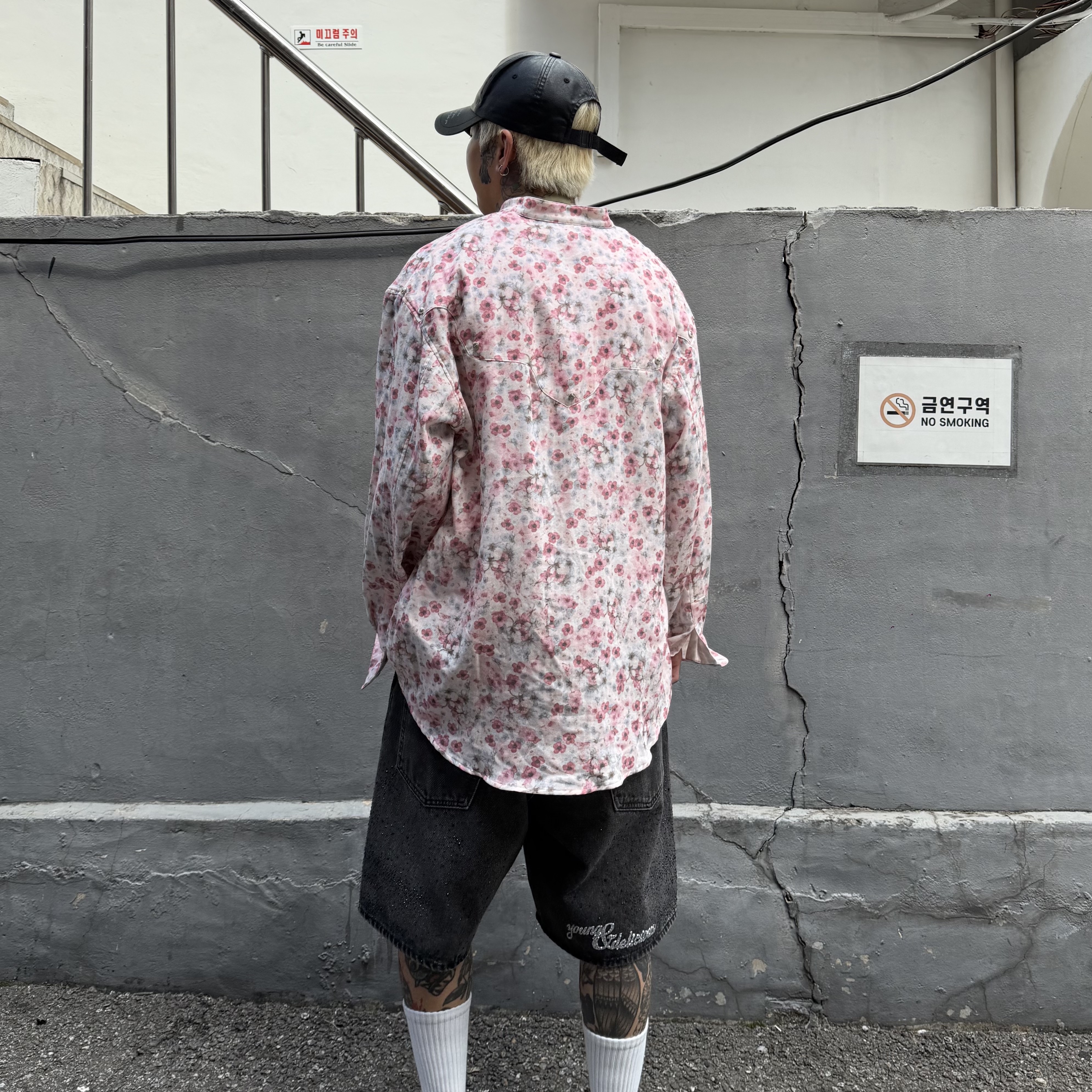NOFAKESHIT Bust Down Short 468 32, NOFAKESHIT Sakura Shirt 착용 스타일 - 4