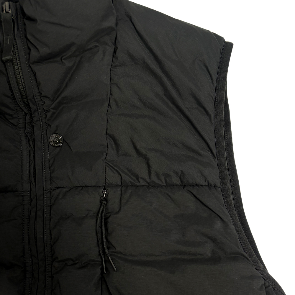 [20% 쿠폰] 스톤 아일랜드 패치 심리스 터널 경량패딩 베스트 블랙 - 26SS([20% 쿠폰] Stone Island Patch Seamless Tunnel Lightweight Down Vest Black - 26SS) - 4