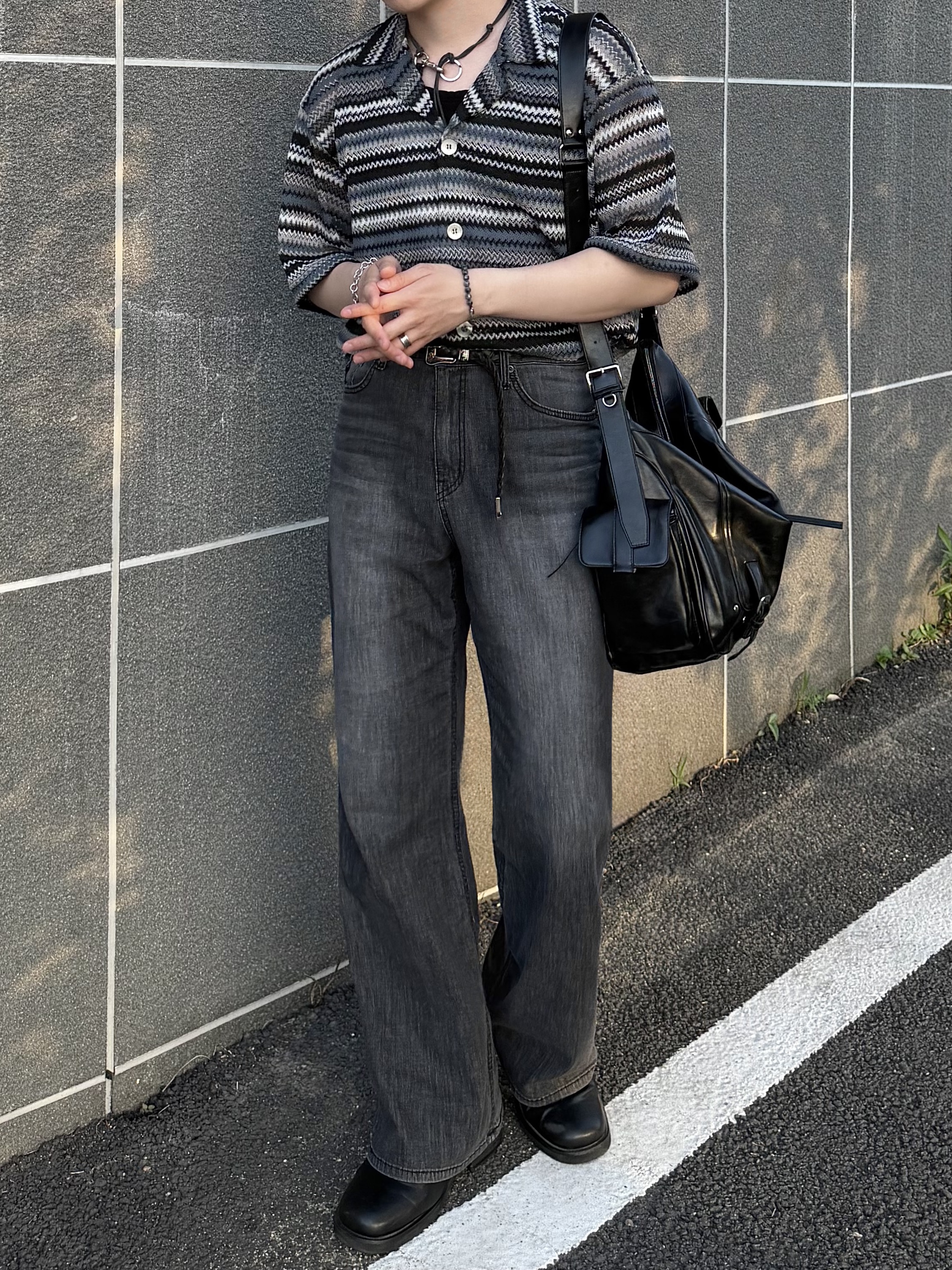 Matin Kim Rivet Point Quad Shoulder Bag Black, Our Legacy Ladon Leather Keychain Black 착용 스타일 - 5