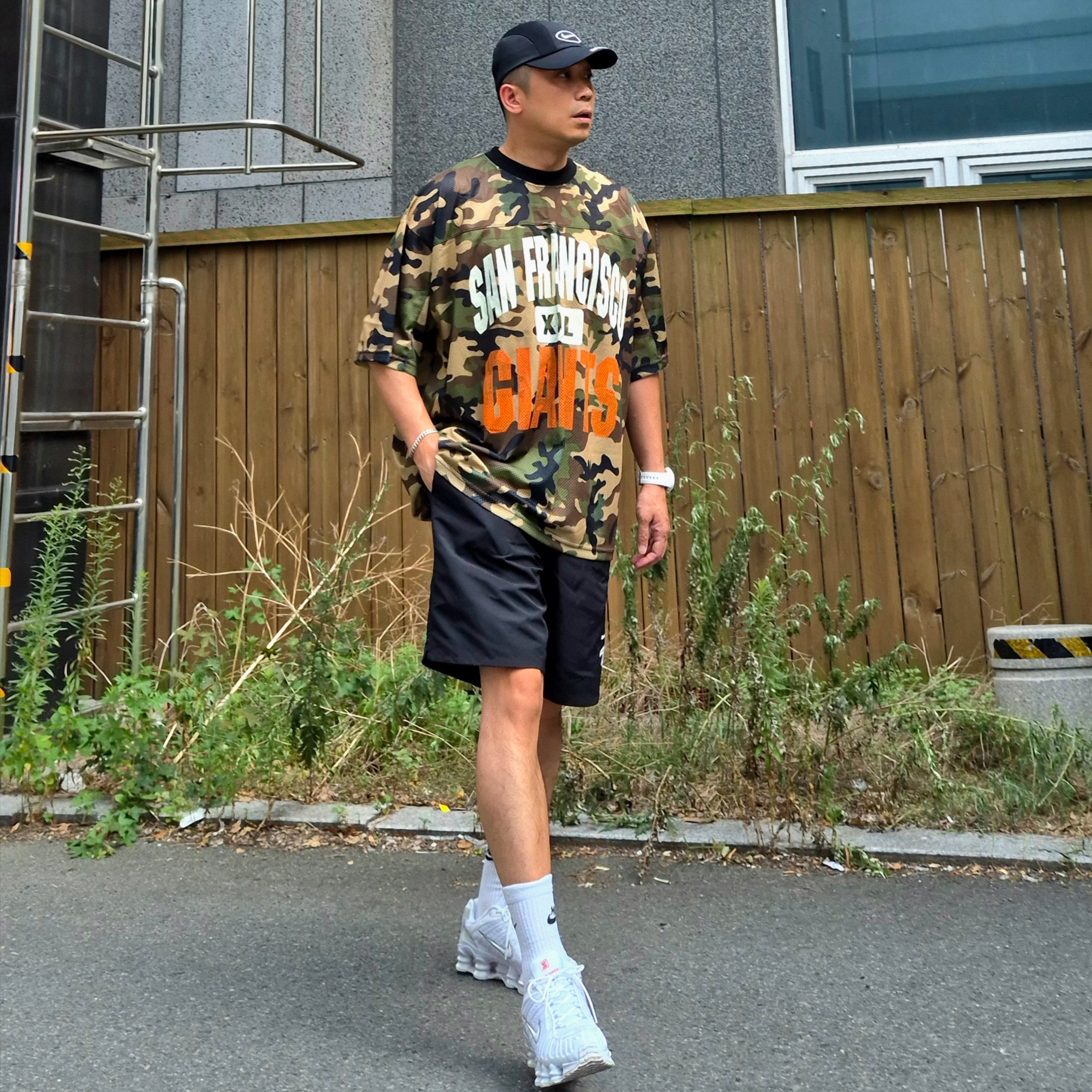 Nike Shox TL Metallic Silver, Stussy Big Basic Water Shorts Black 착용 스타일 - 2