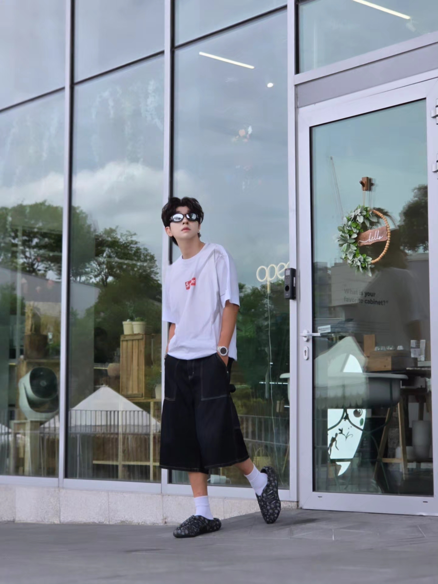 Supreme x MM6 Maison Margiela Box Logo T-Shirt White - 24SS, Adidas x Thug Club Adifom Iiinfinity Mule Core Black 착용 스타일 - 4