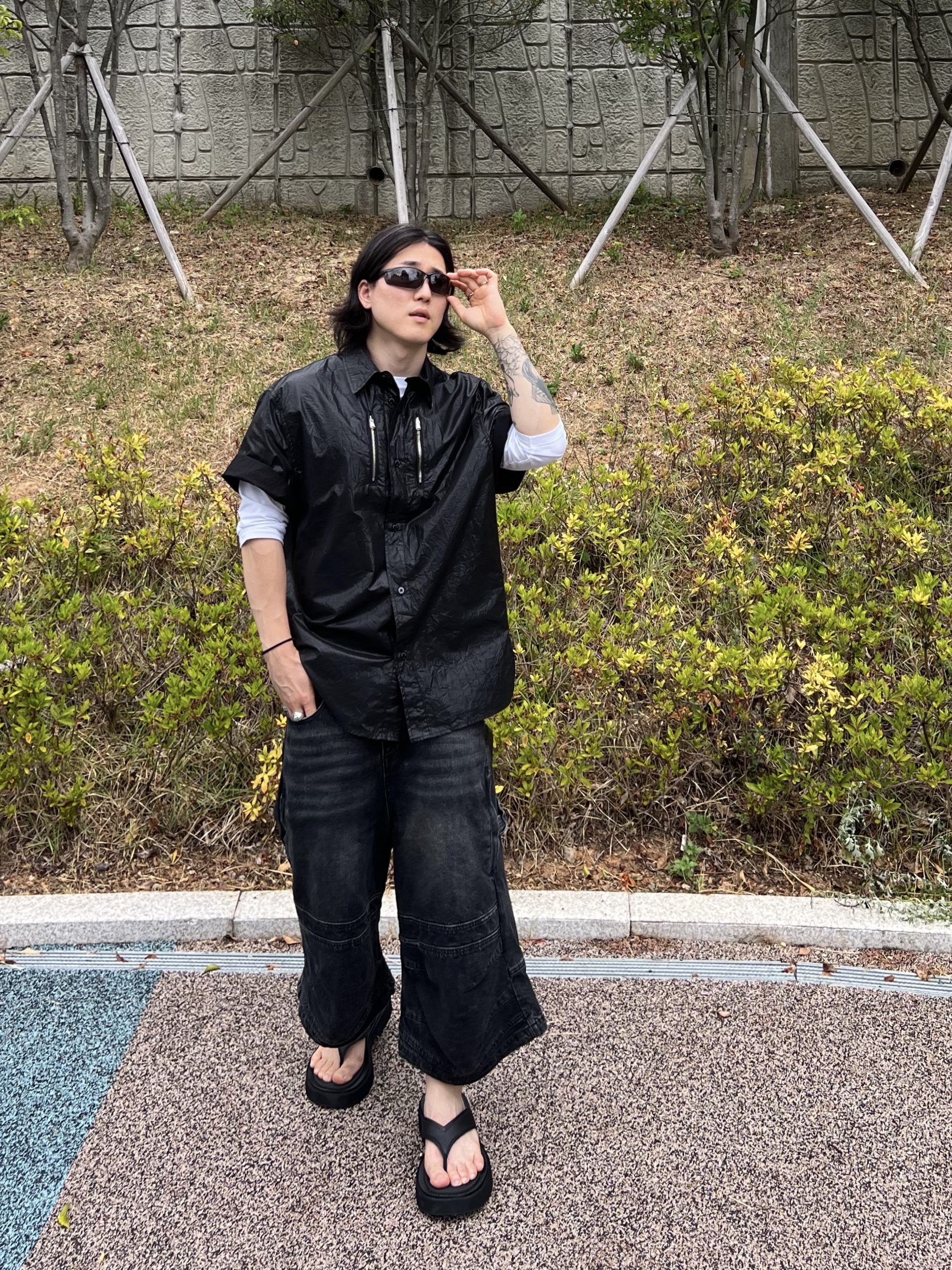 ROARINGRAD Carpenter Bermuda Denim Pants Black, DECATHLON Adult Sports Sunglasses Category 3 ST100 Smoked Black 착용 스타일 - 4