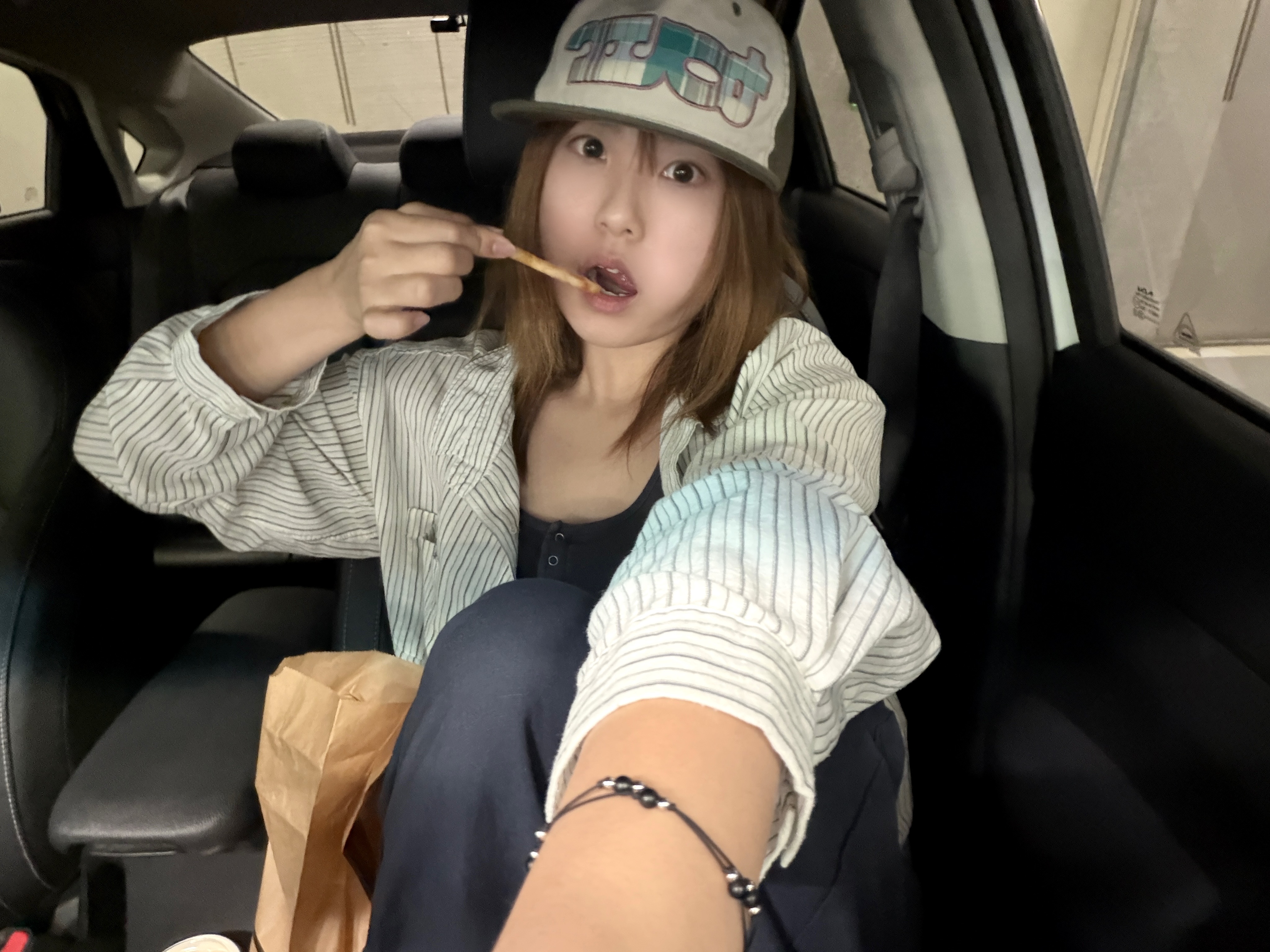 [더블적립] sunlovetour Tour Trucker Cap Olive 착용 스타일 - 2