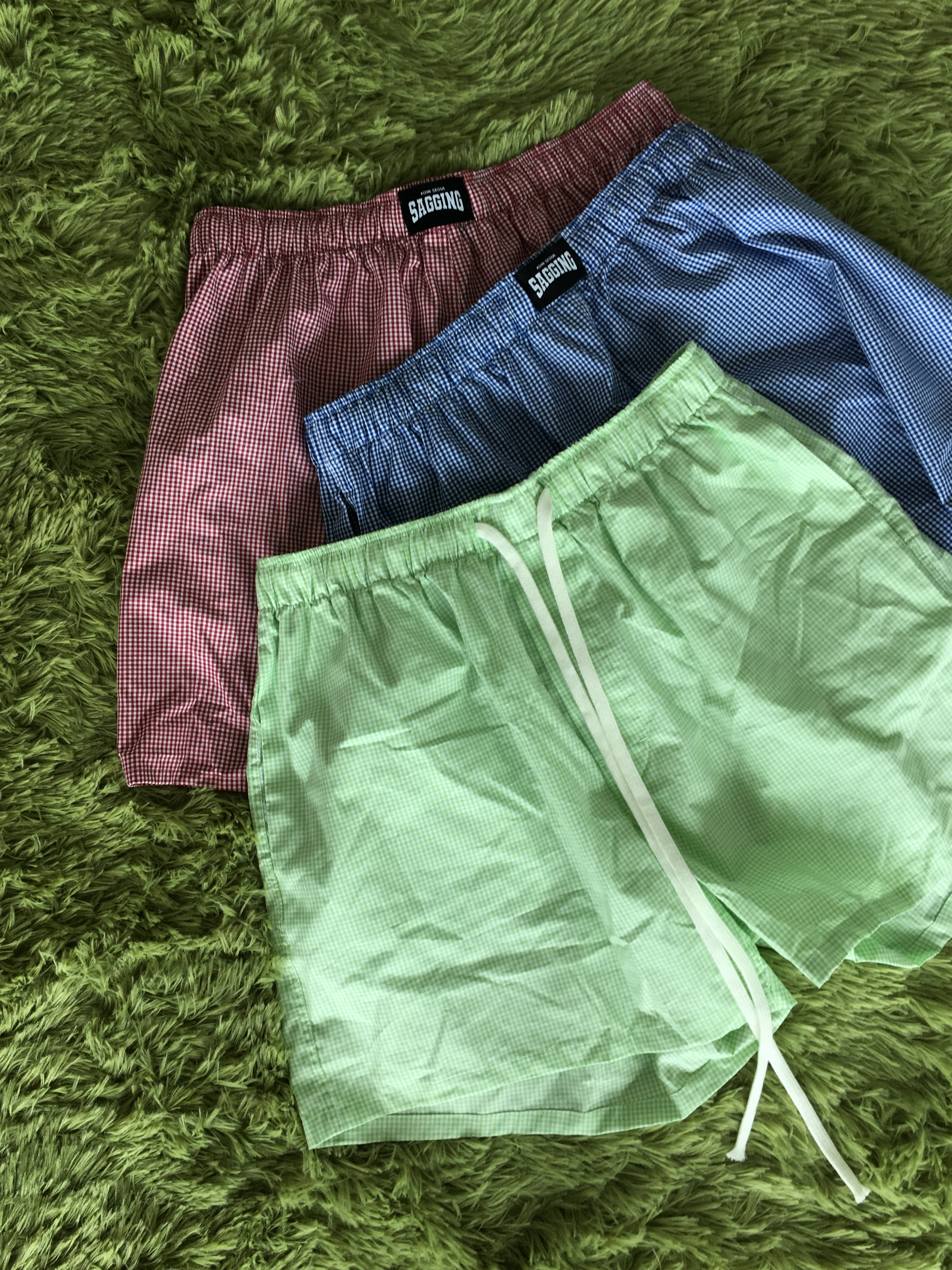 MJD x Koin Seoul Sagging Boxer Shorts Green, INSANE GARAGE Basic Graphic Sweat Shorts_Red 착용 스타일 - 3