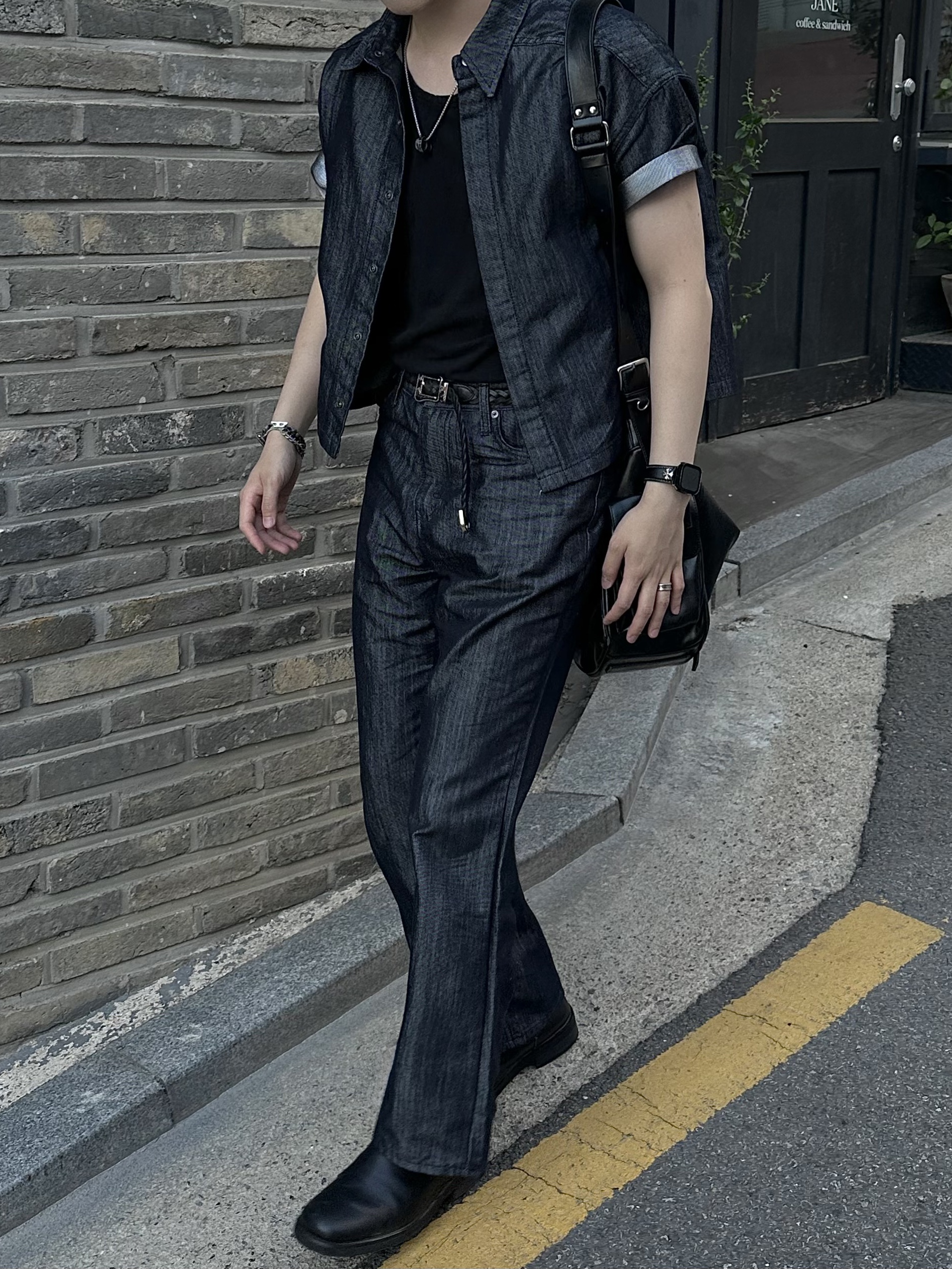 Diesel Dx1550040 Stainless Steel Chain Bracelet Silver, Bulgari 346594 18K White Gold B.Zero1 4-Band Ring 착용 스타일 - 6