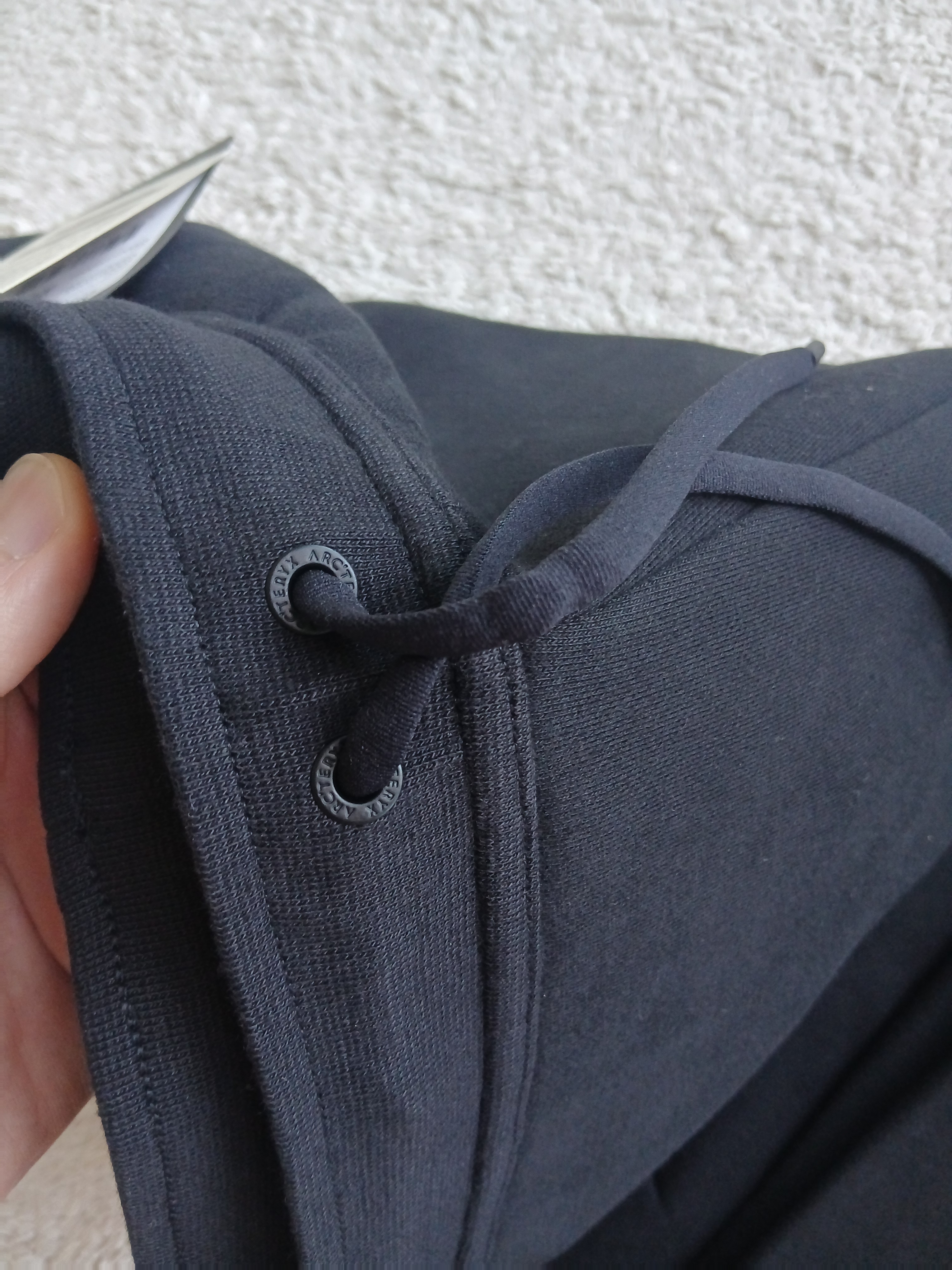 Arc'teryx Emblem Fleece Jogger Pants Black 착용 스타일 - 6