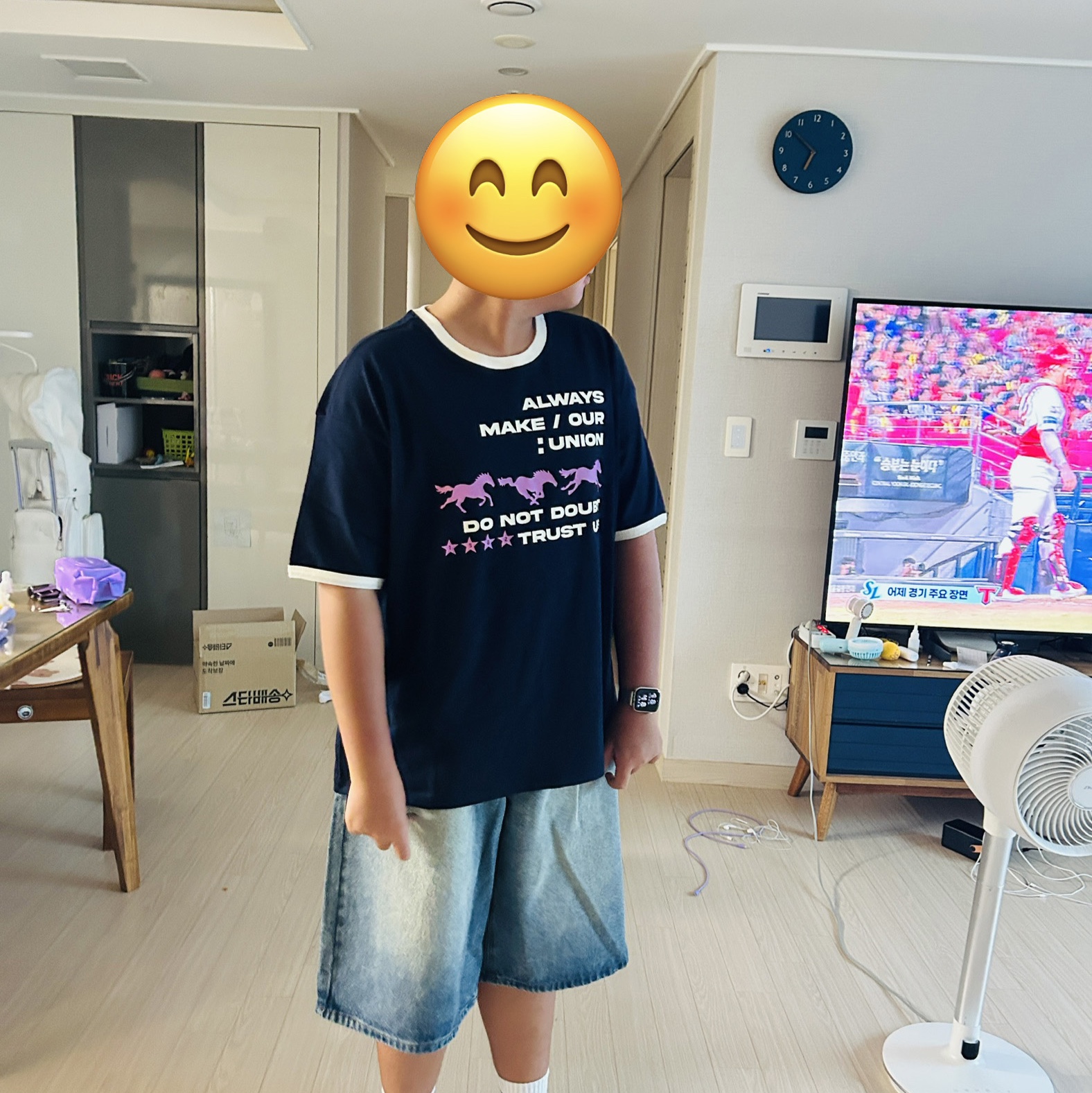 AMOU Runing Horse Ringer T-Shirts Navy 착용 스타일