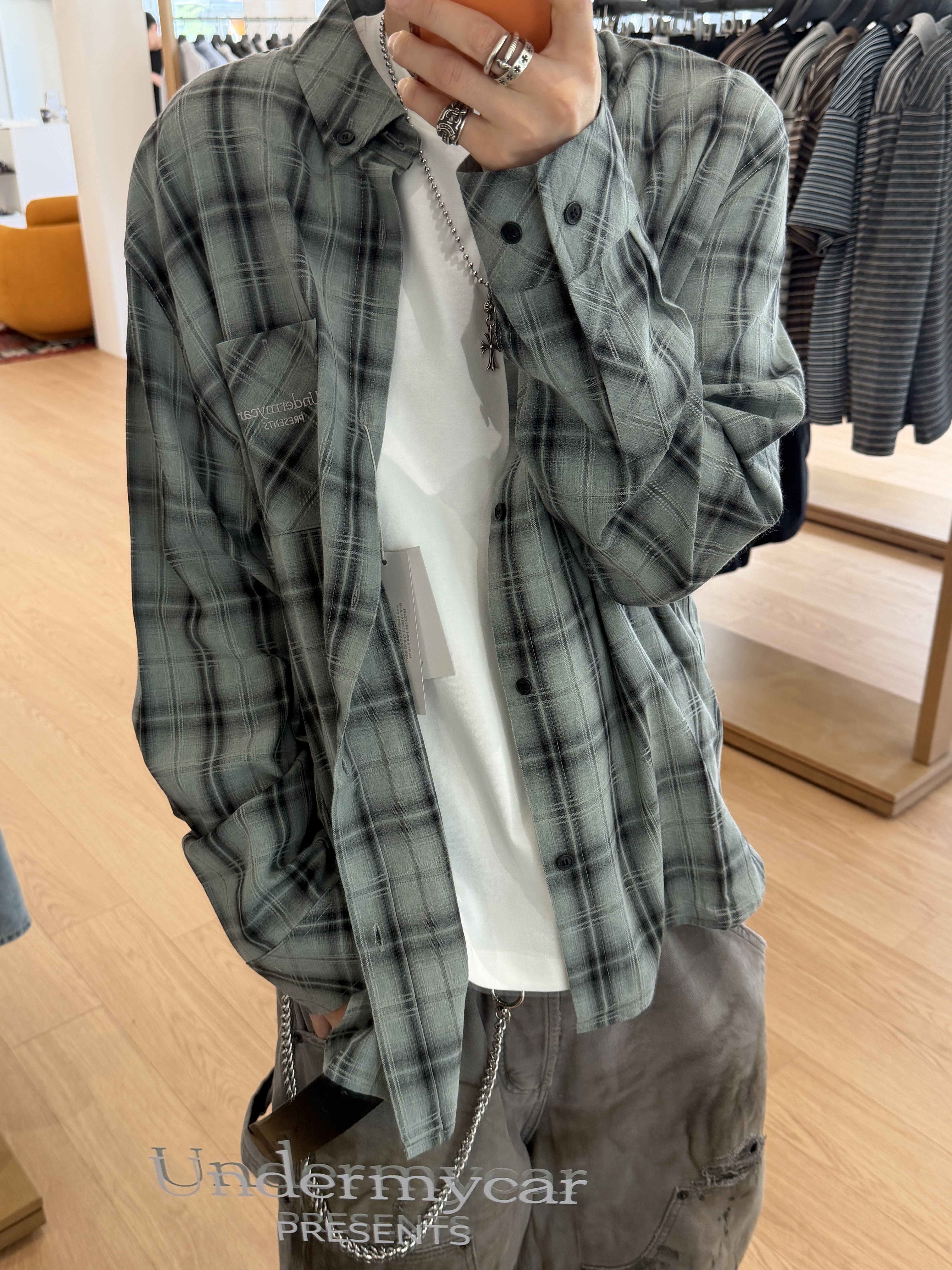 Undermycar Murslanger Worn Waffle Zip-Up Oatmeal, Undermycar Goatskin Slim Standard Blouson Black 착용 스타일 - 10