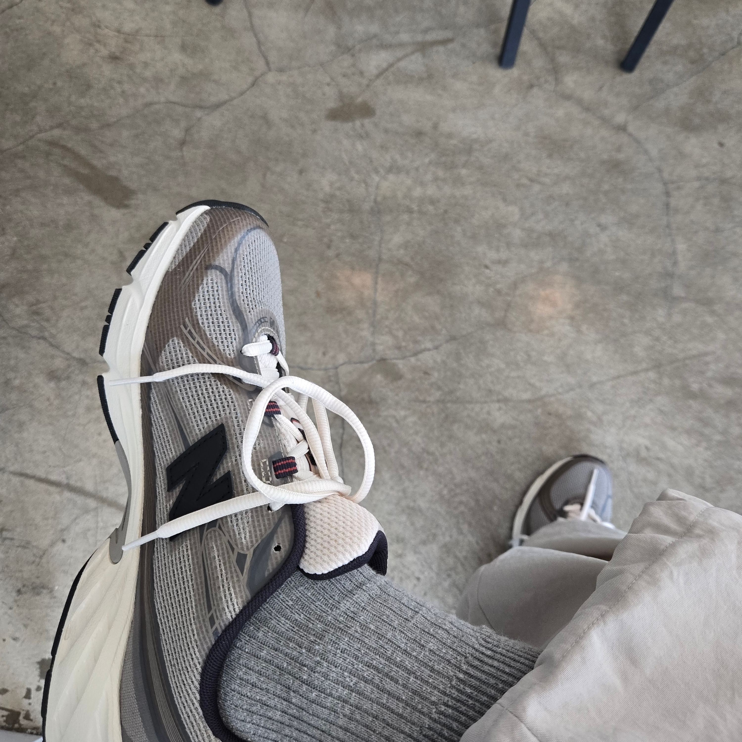 New Balance x JJJJound 740 Paper White Stoneware 착용 스타일