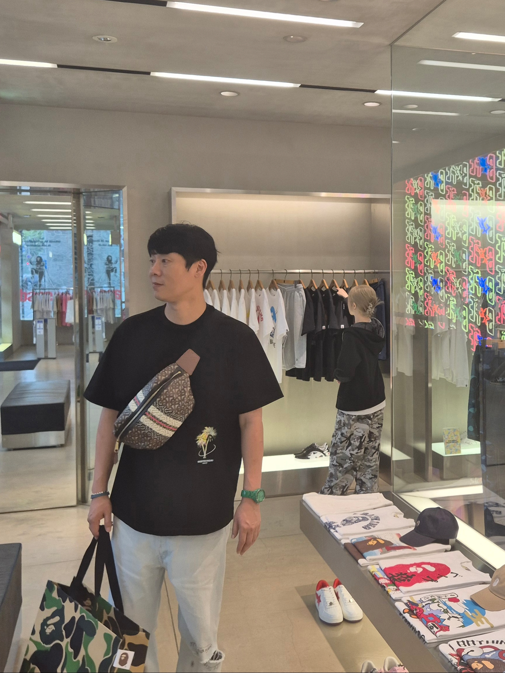 Wooyoungmi Palm Tree Graphic T-Shirt Black - 25SS, (W) Adidas Taekwondo Mei Off White Supplier Colour 착용 스타일 - 3