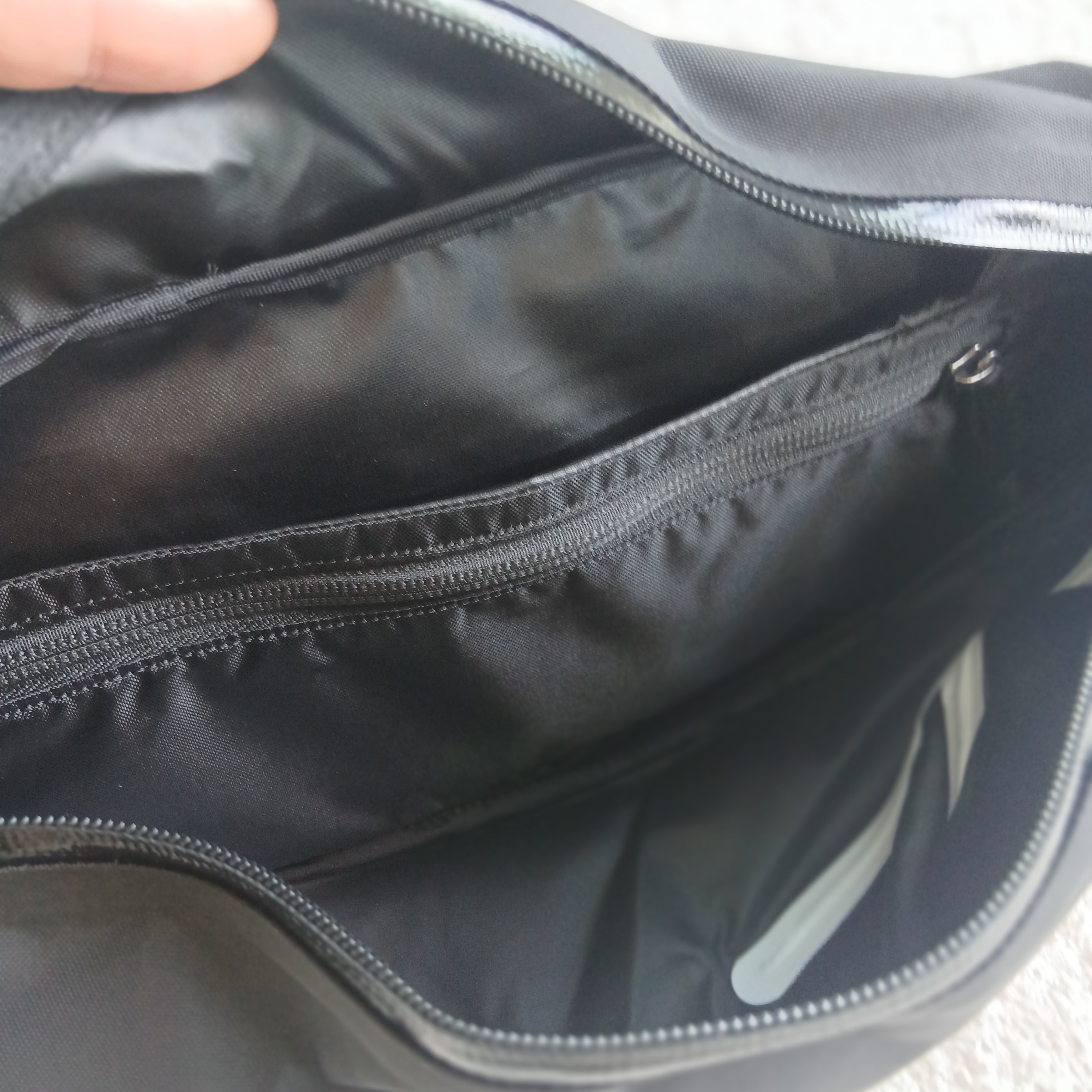 Arc'teryx Heliad 6 Crossbody Bag Black, Arc'teryx Keyring Metal 착용 스타일 - 4