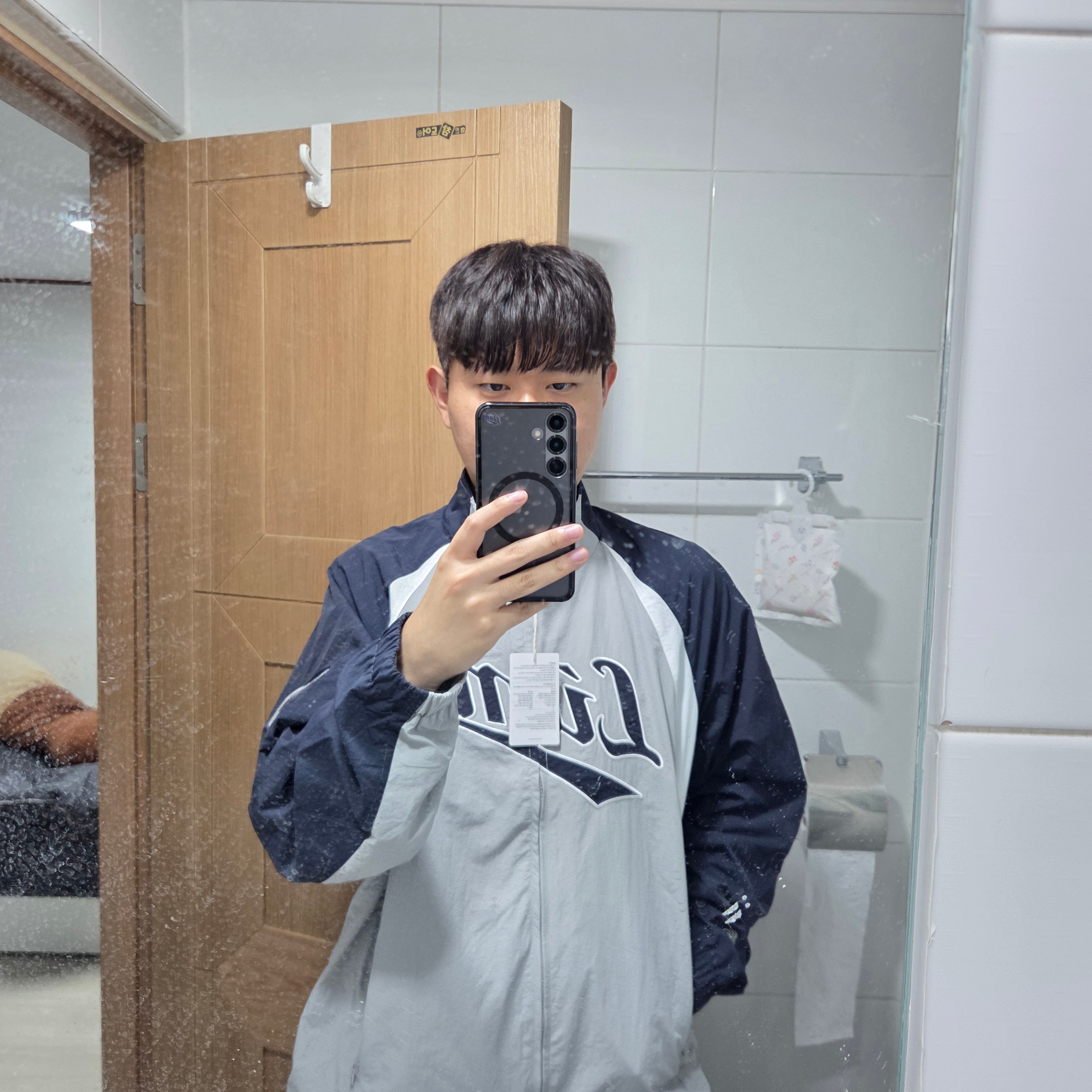 Samsung Lions x 8seconds Archive Colorblock Raglan Zip-Up Jacket Grey 착용 스타일 - 2