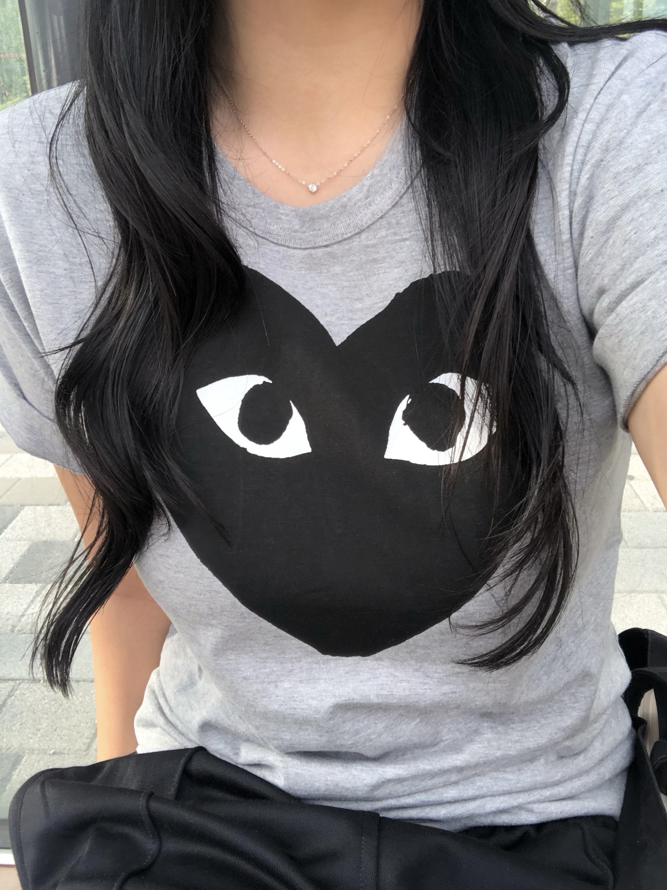 Play Comme des Garcons Black Heart T-Shirt Grey 착용 스타일