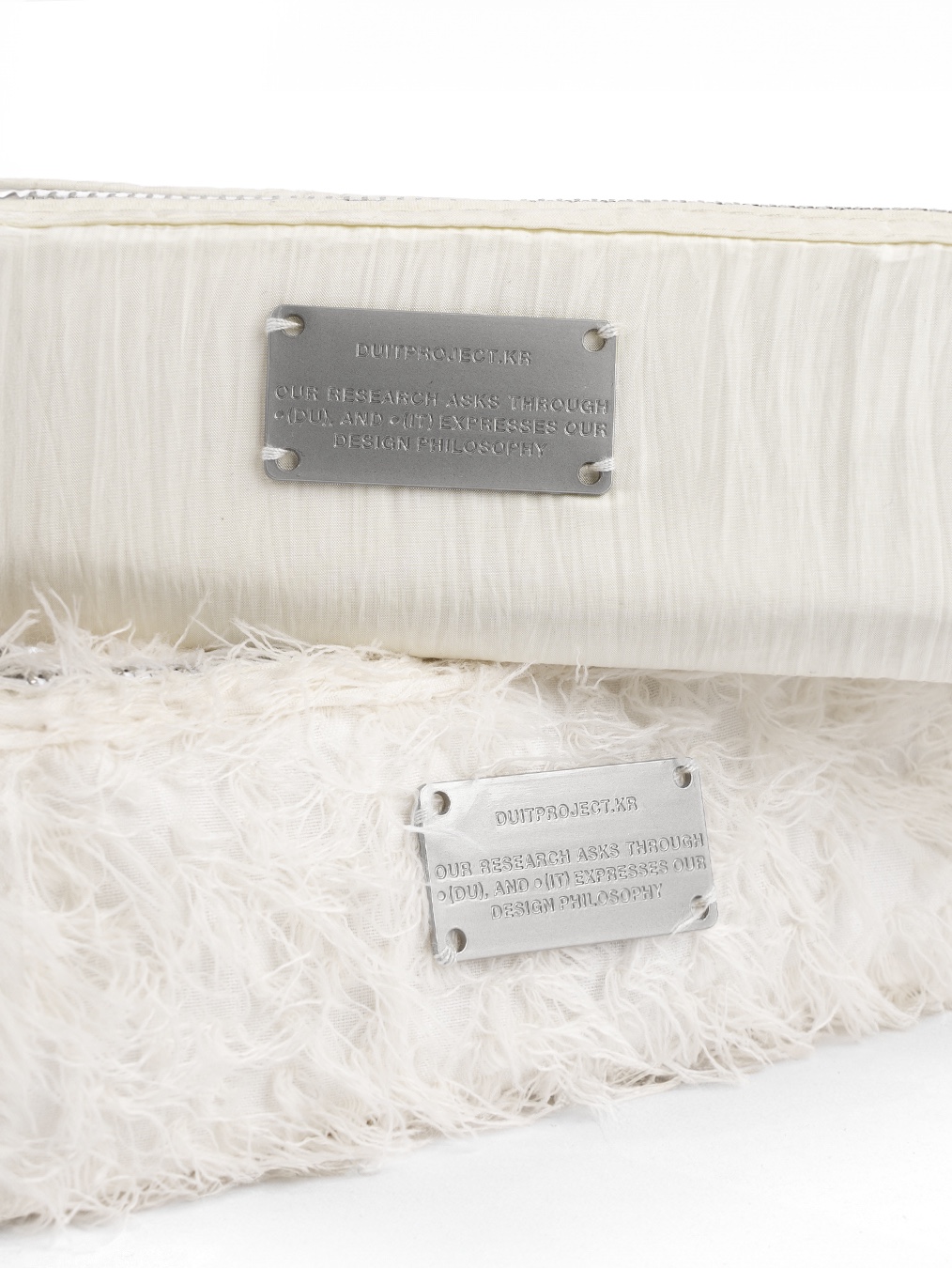 Duitproject BU PENCASE 008 Cream, Duitproject BU PENCASE 006 White fur 착용 스타일