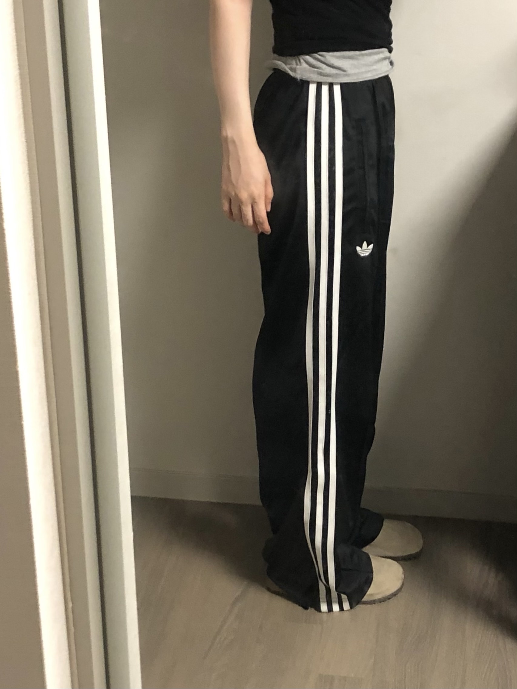 (W) Adidas Adicolor Classic Firebird Loose Track Pants Black - KR Sizing 착용 스타일 - 2