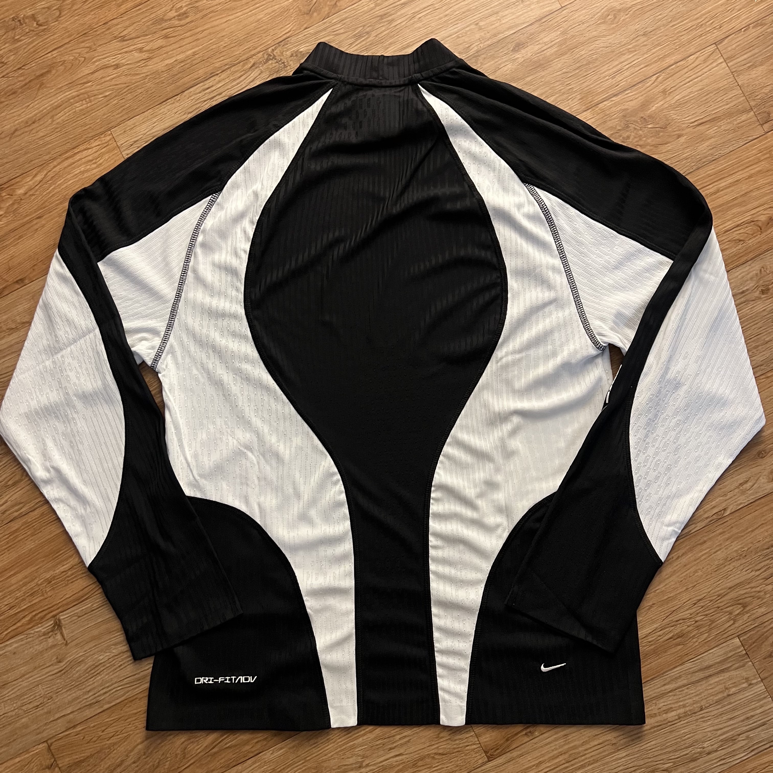 Nike Tech Dri-Fit ADV Jersey Black Off White - Asia 착용 스타일 - 2