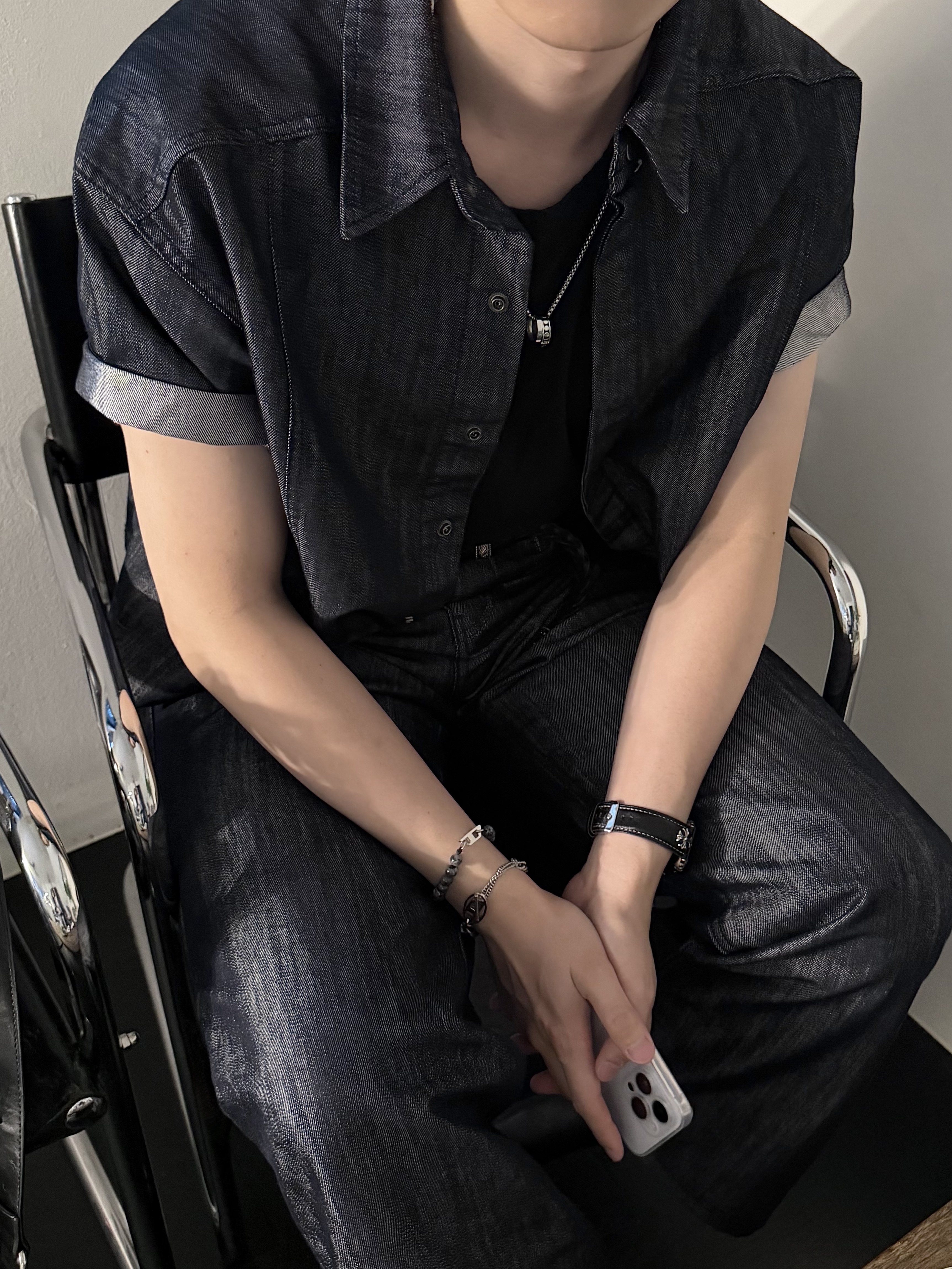 Diesel Dx1550040 Stainless Steel Chain Bracelet Silver, Bulgari 346594 18K White Gold B.Zero1 4-Band Ring 착용 스타일 - 8
