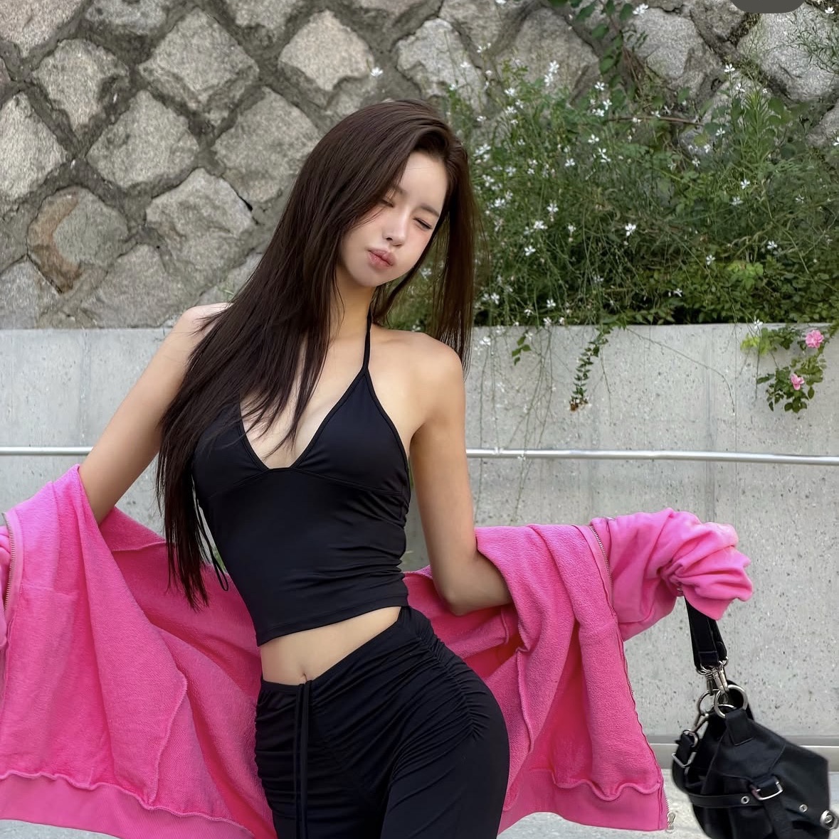 Gateless Girls Zip-up Hoodie-Pink 착용 스타일 - 6