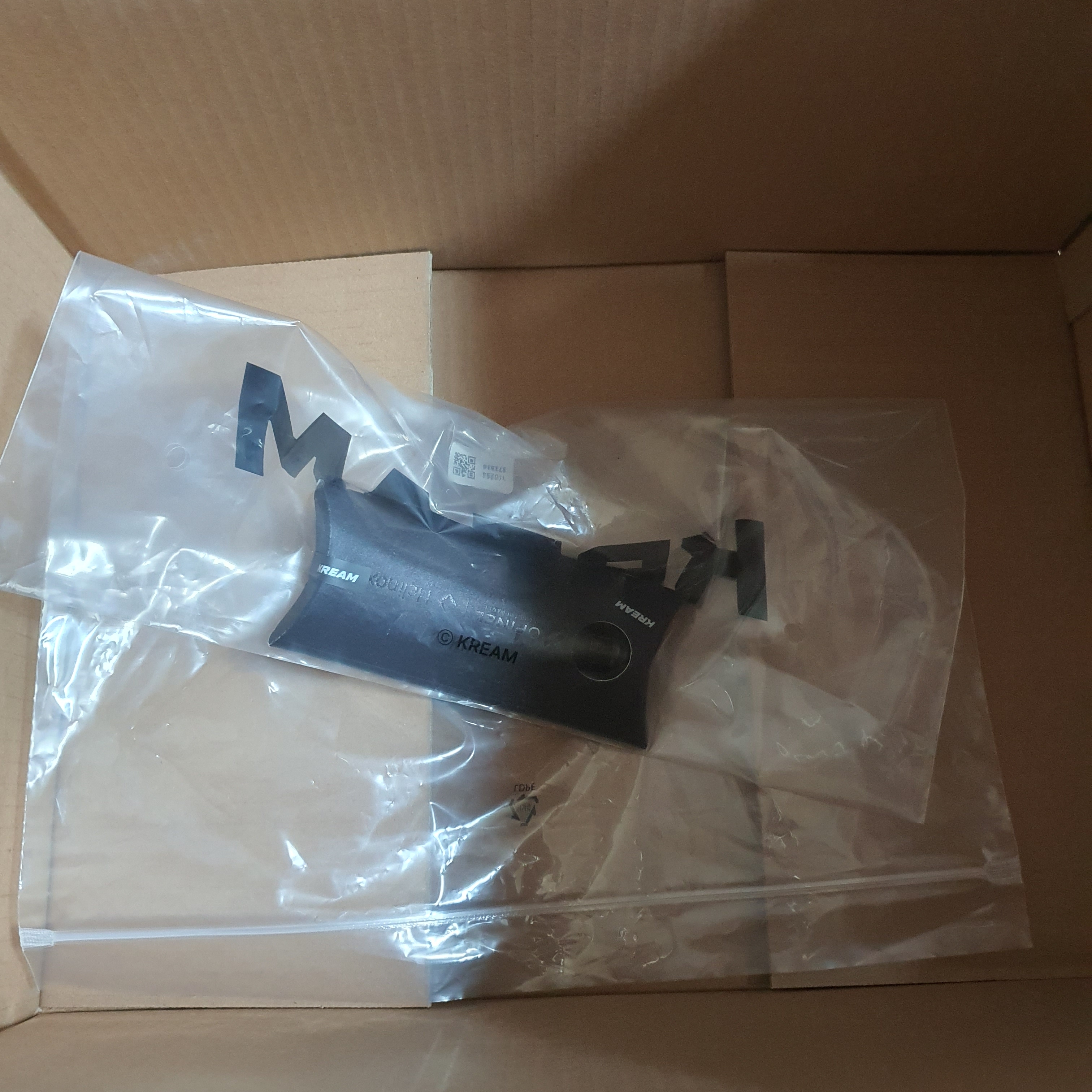 Helinox Opinel No.08 Folding Knife Blackout Edition 착용 스타일 - 2