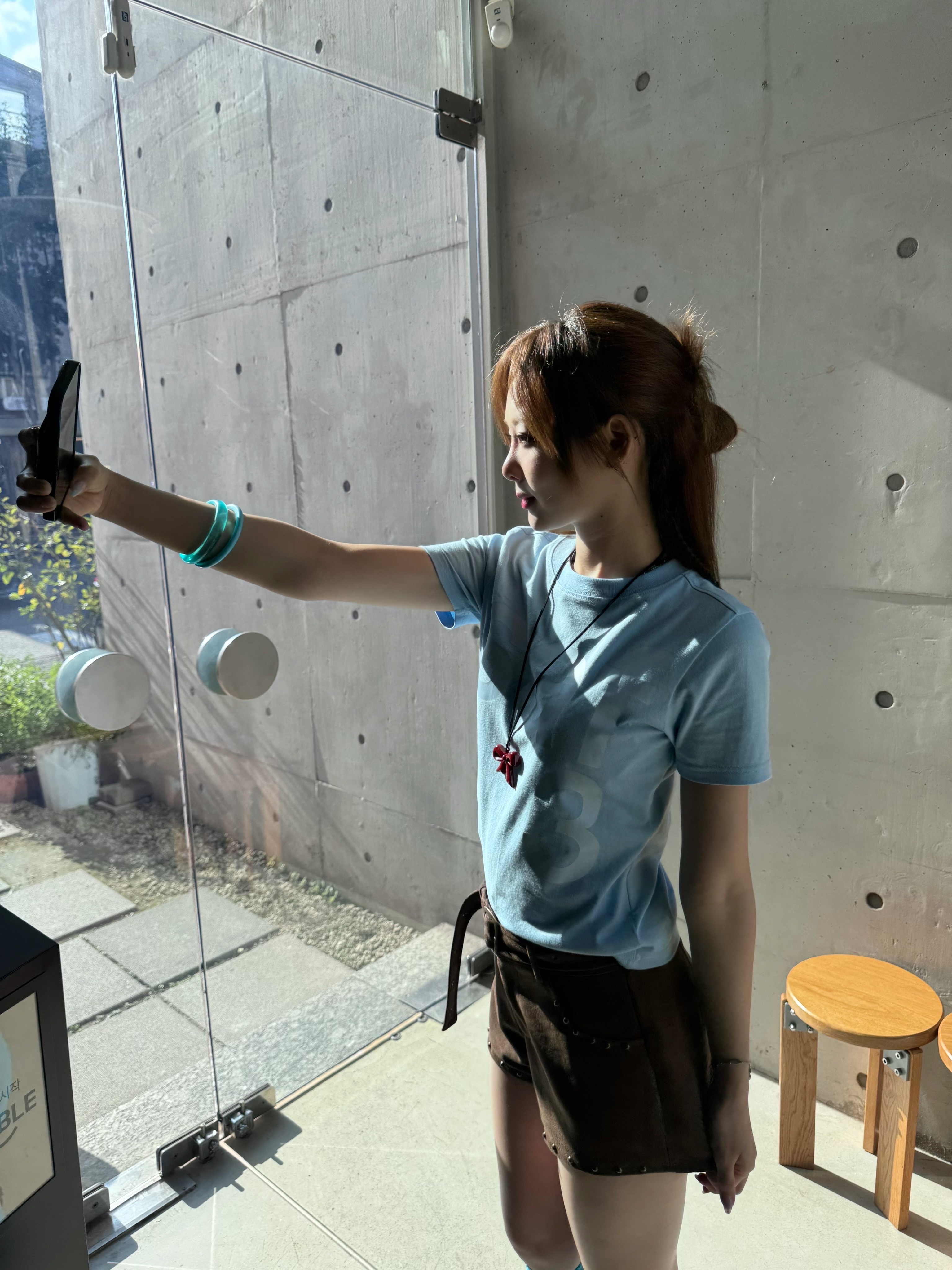[KREAM 단독] Safarispot 1/2 Basic Safari T-Shirt Sky 착용 스타일 - 1