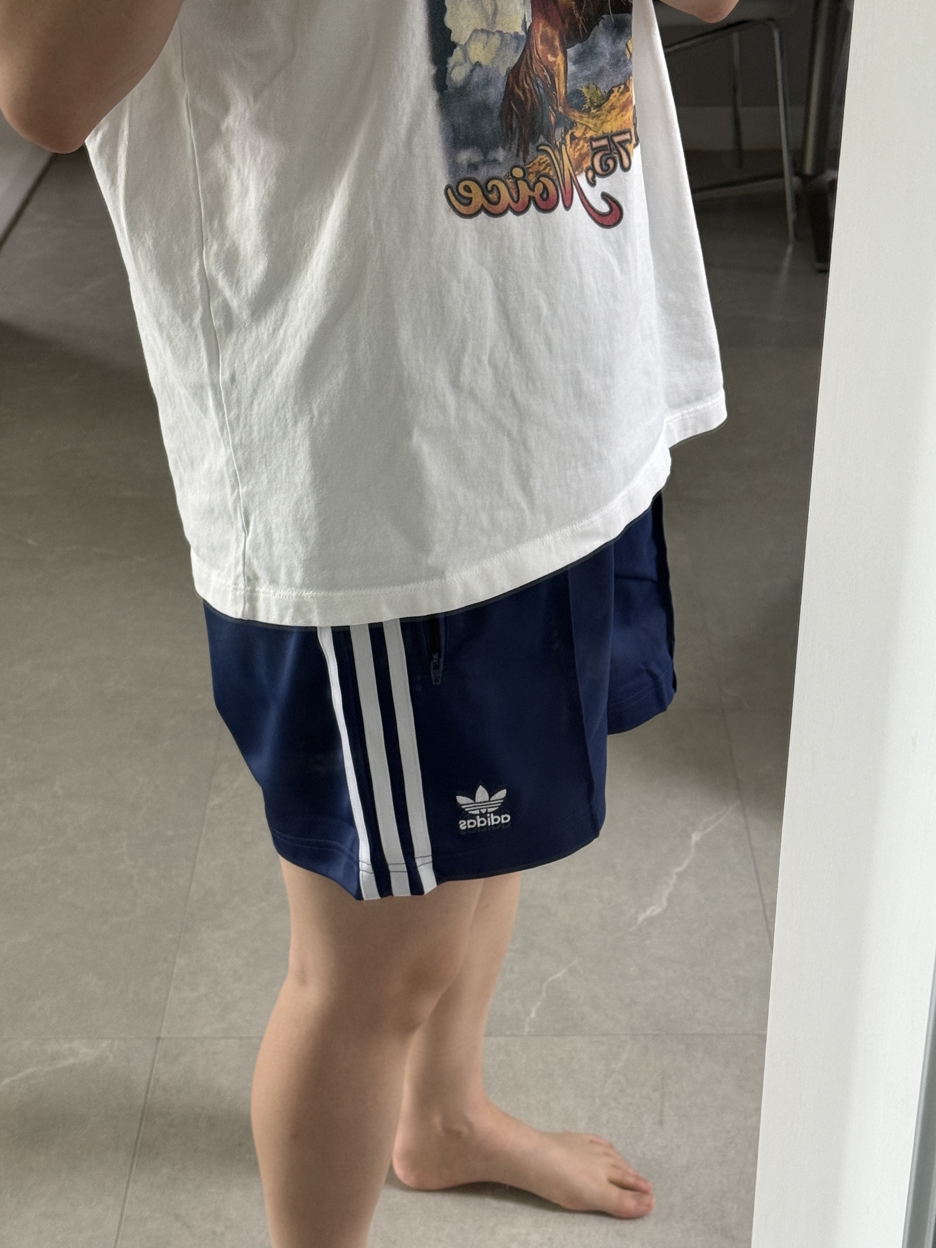 (W) Adidas Firebird Shorts Dark Blue - KR Sizing 착용 스타일 - 3