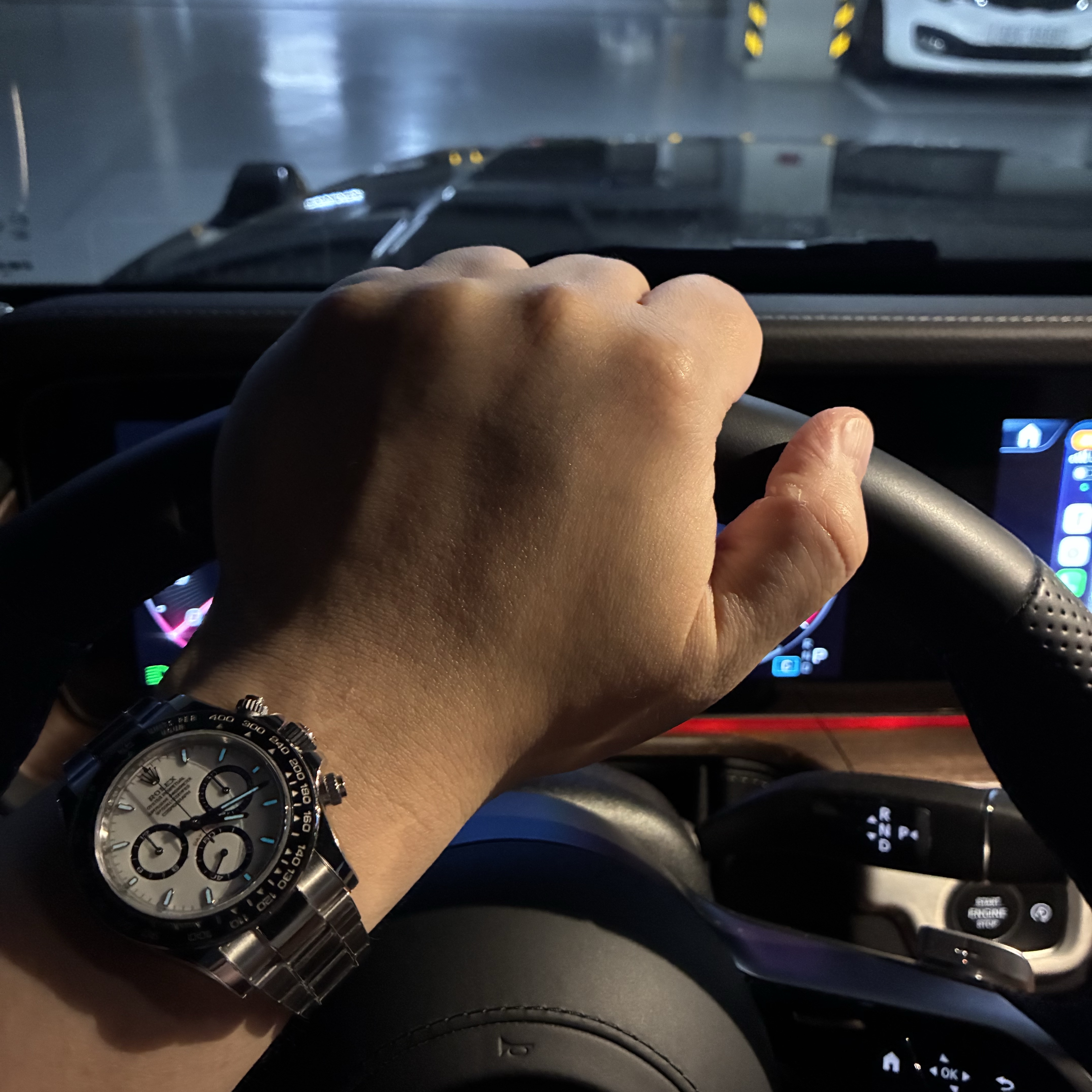 Rolex Cosmograph Daytona 40mm 126500LN White Oyster 착용 스타일